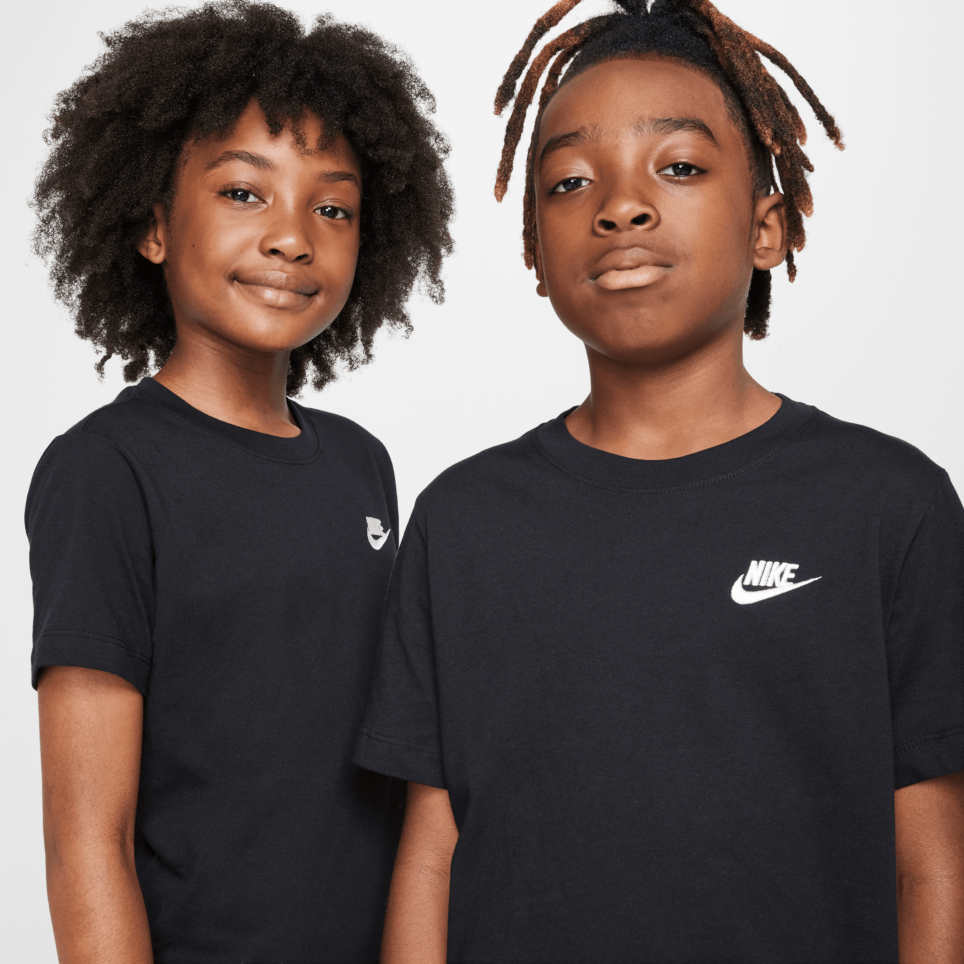 Nike Sportswear Genç Çocuk Tişörtü