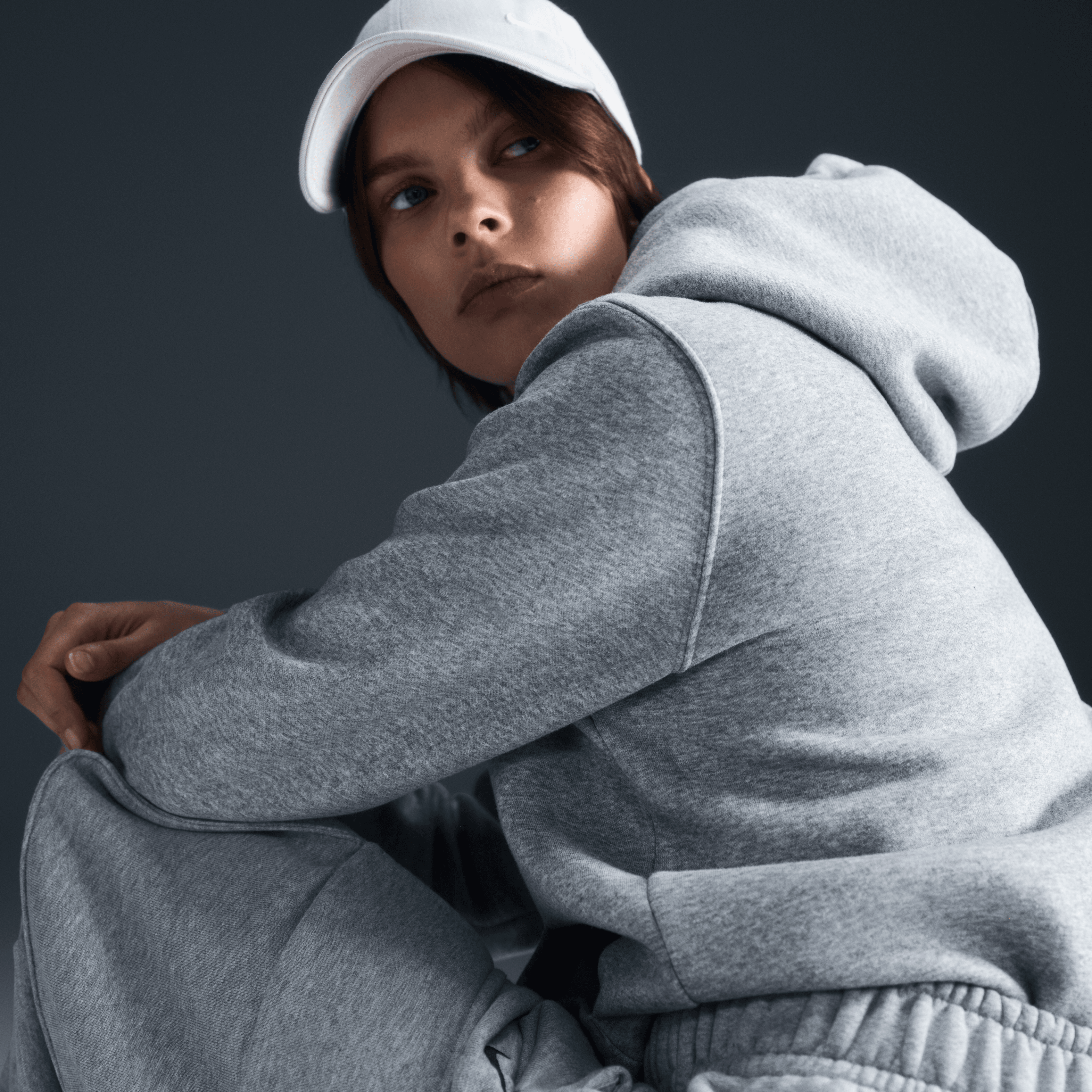 Nike Sportswear Phoenix Fleece Bol Kesimli Kadın Kapüşonlu Sweatshirt'ü