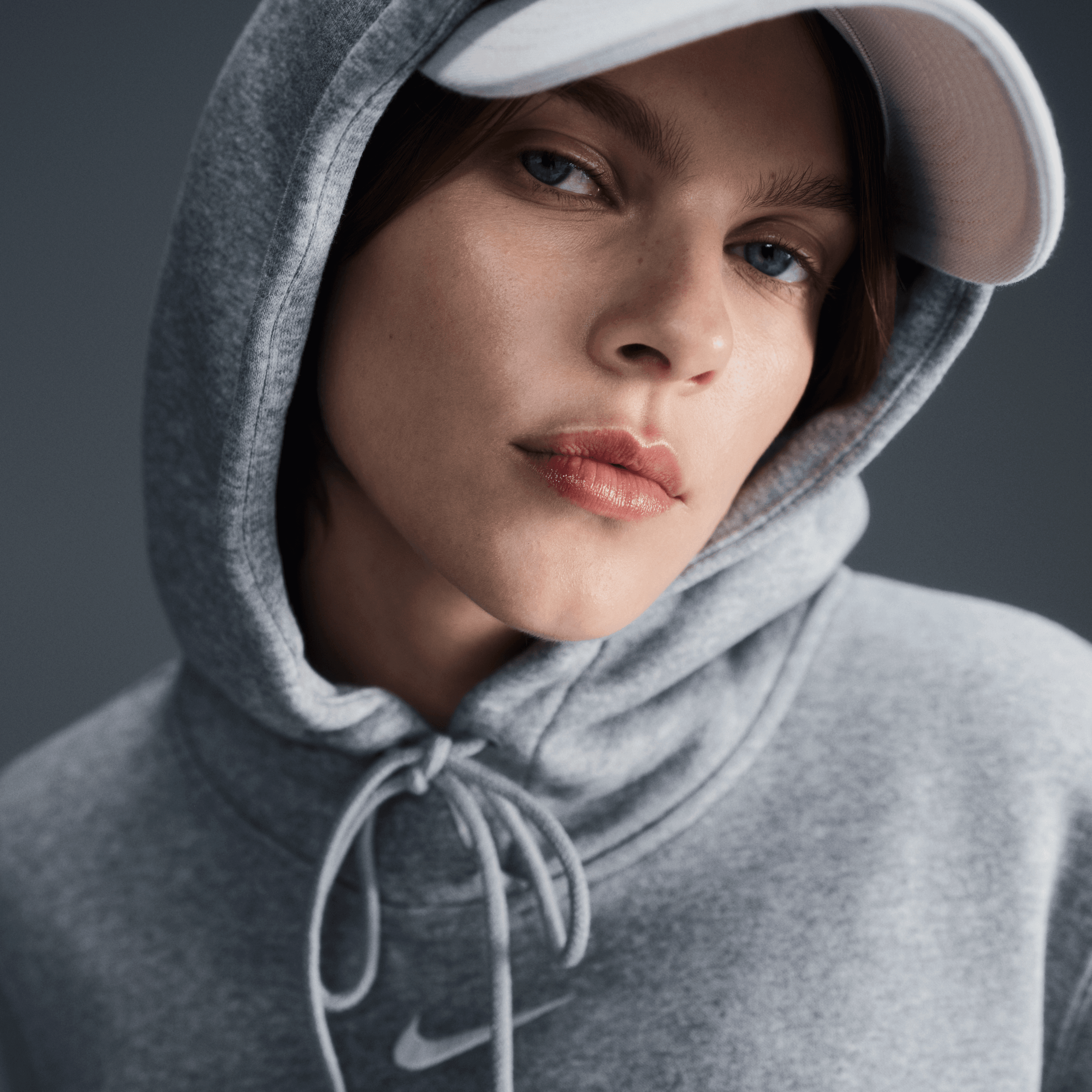 Nike Sportswear Phoenix Fleece Bol Kesimli Kadın Kapüşonlu Sweatshirt'ü