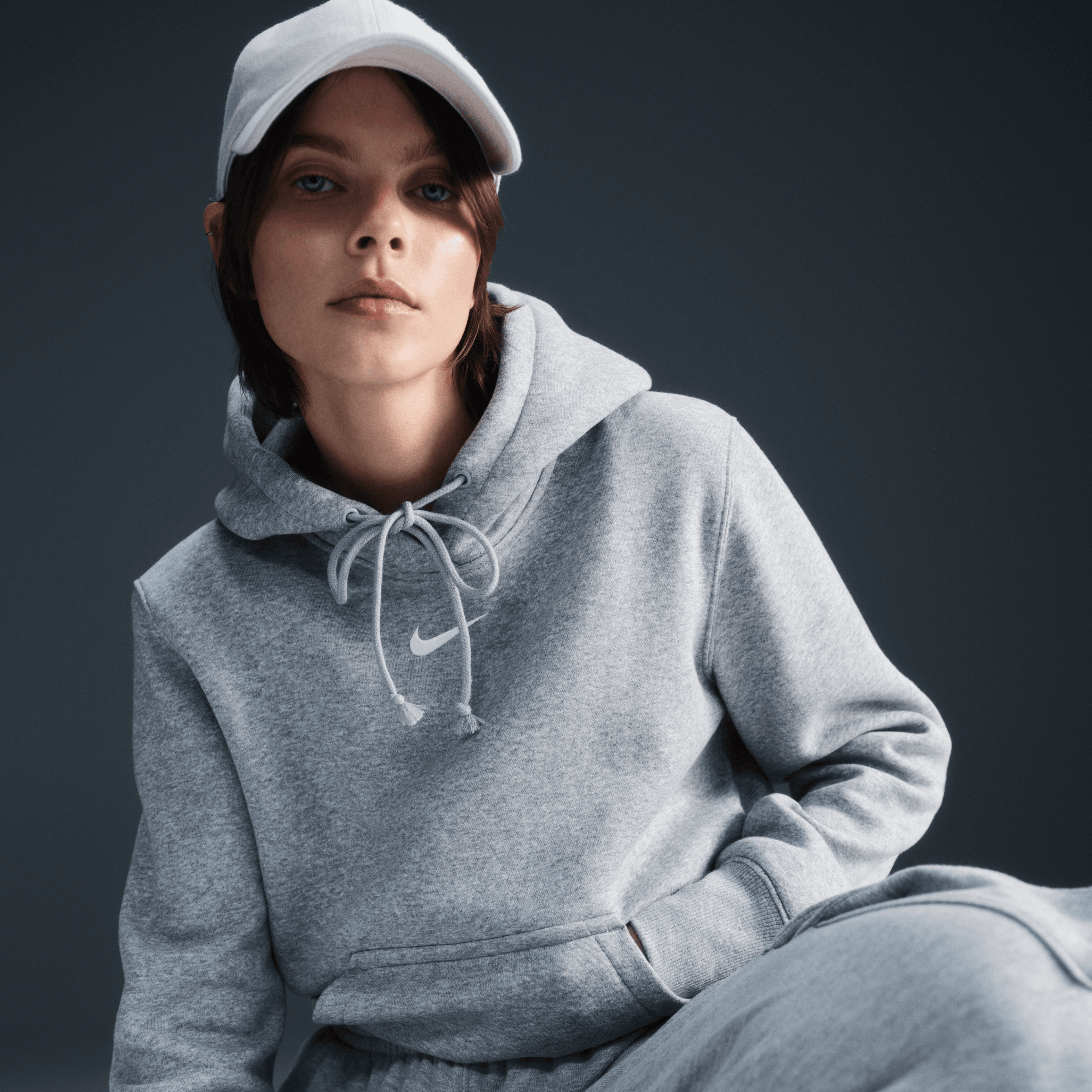 Nike Sportswear Phoenix Fleece Bol Kesimli Kadın Kapüşonlu Sweatshirt'ü