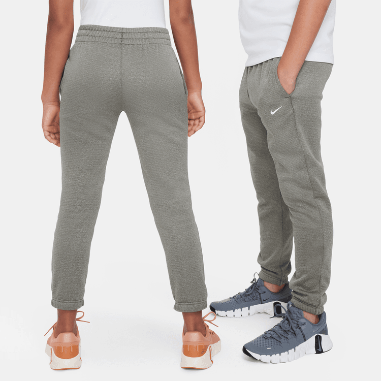 Nike Therma-FIT Genç Çocuk Eşofman Altı