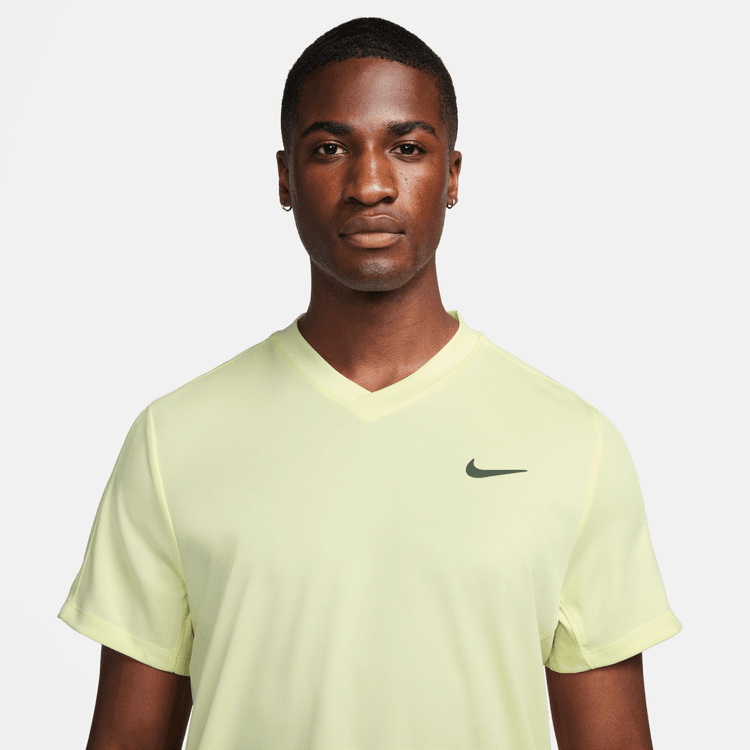 NikeCourt Dri-FIT Victory Erkek Tenis Tişörtü