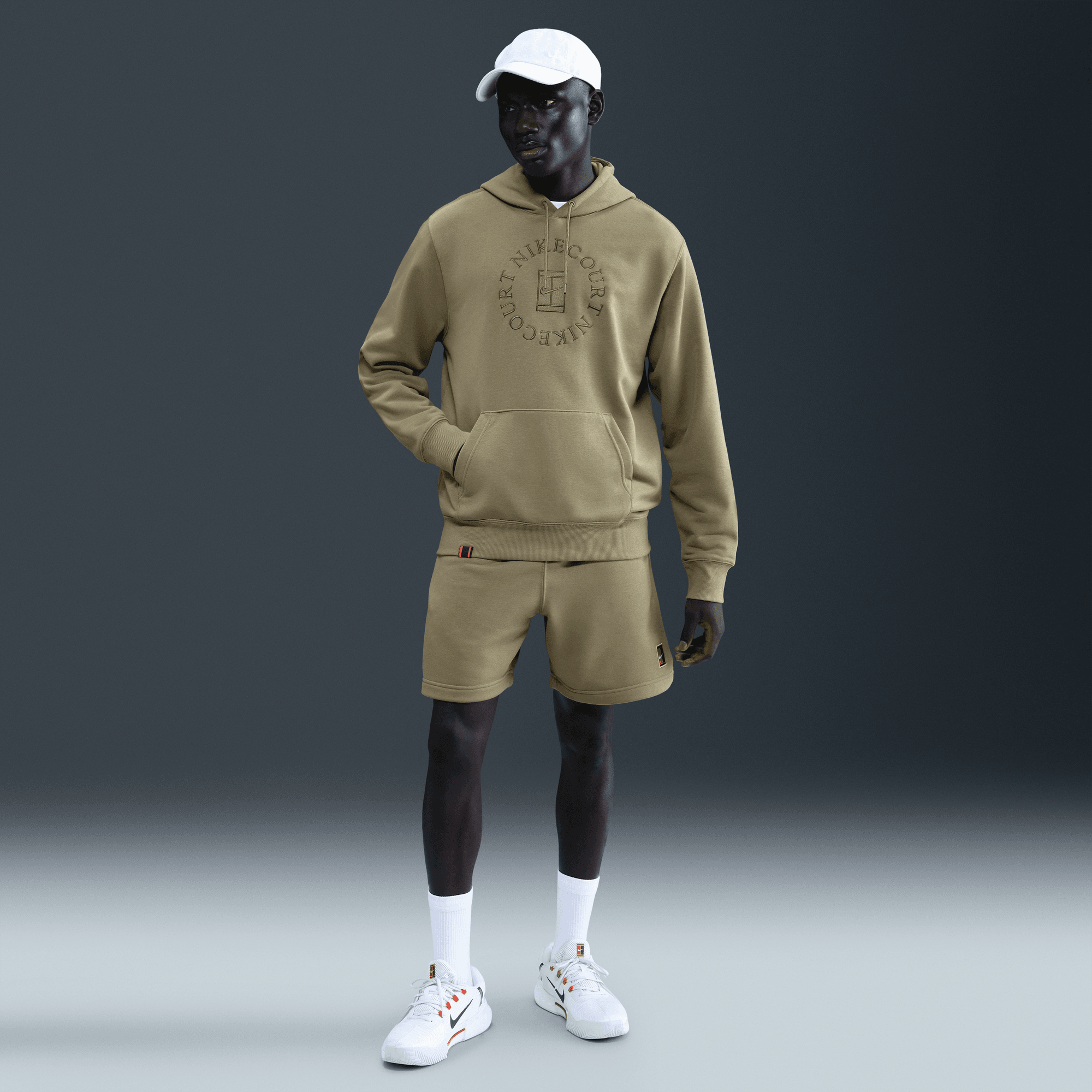 NikeCourt Heritage Dri-FIT Fransız Havlu Kumaşı Erkek Kapüşonlu Tenis Sweatshirt'ü