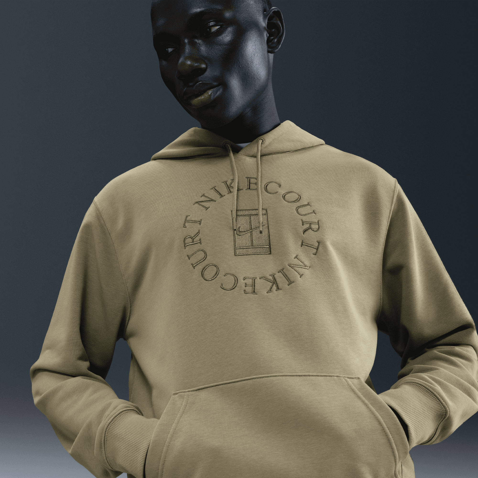 NikeCourt Heritage Dri-FIT Fransız Havlu Kumaşı Erkek Kapüşonlu Tenis Sweatshirt'ü