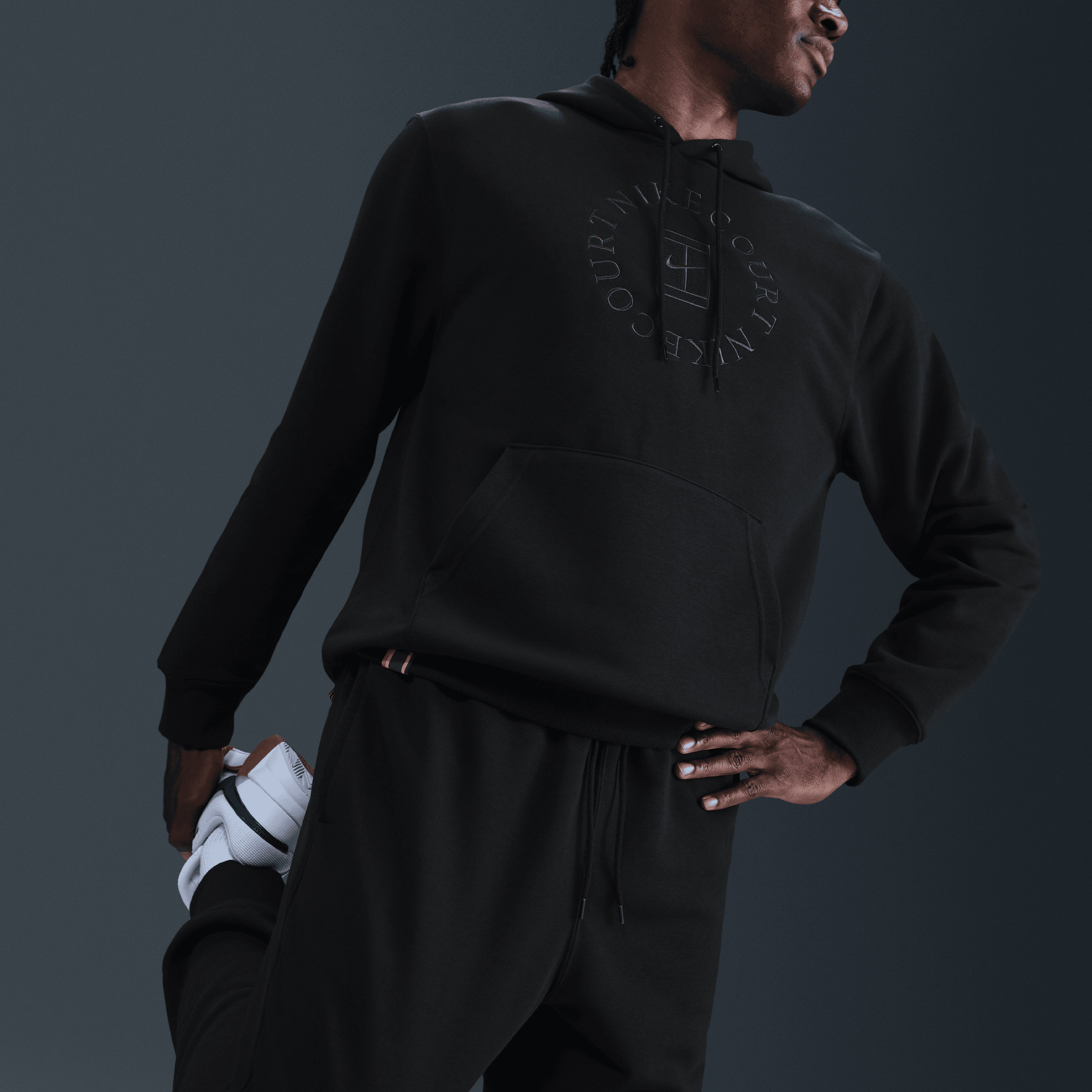 NikeCourt Heritage Dri-FIT Fransız Havlu Kumaşı Erkek Kapüşonlu Tenis Sweatshirt'ü