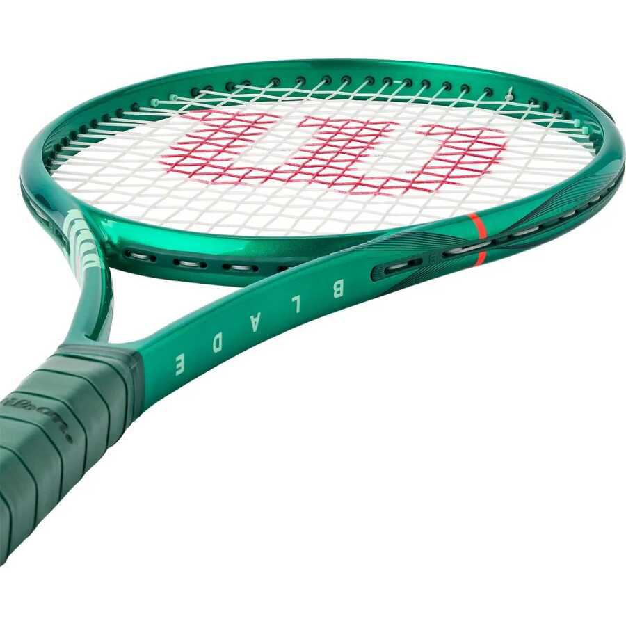 Wilson Tenis Raketi Blade 100UL V10