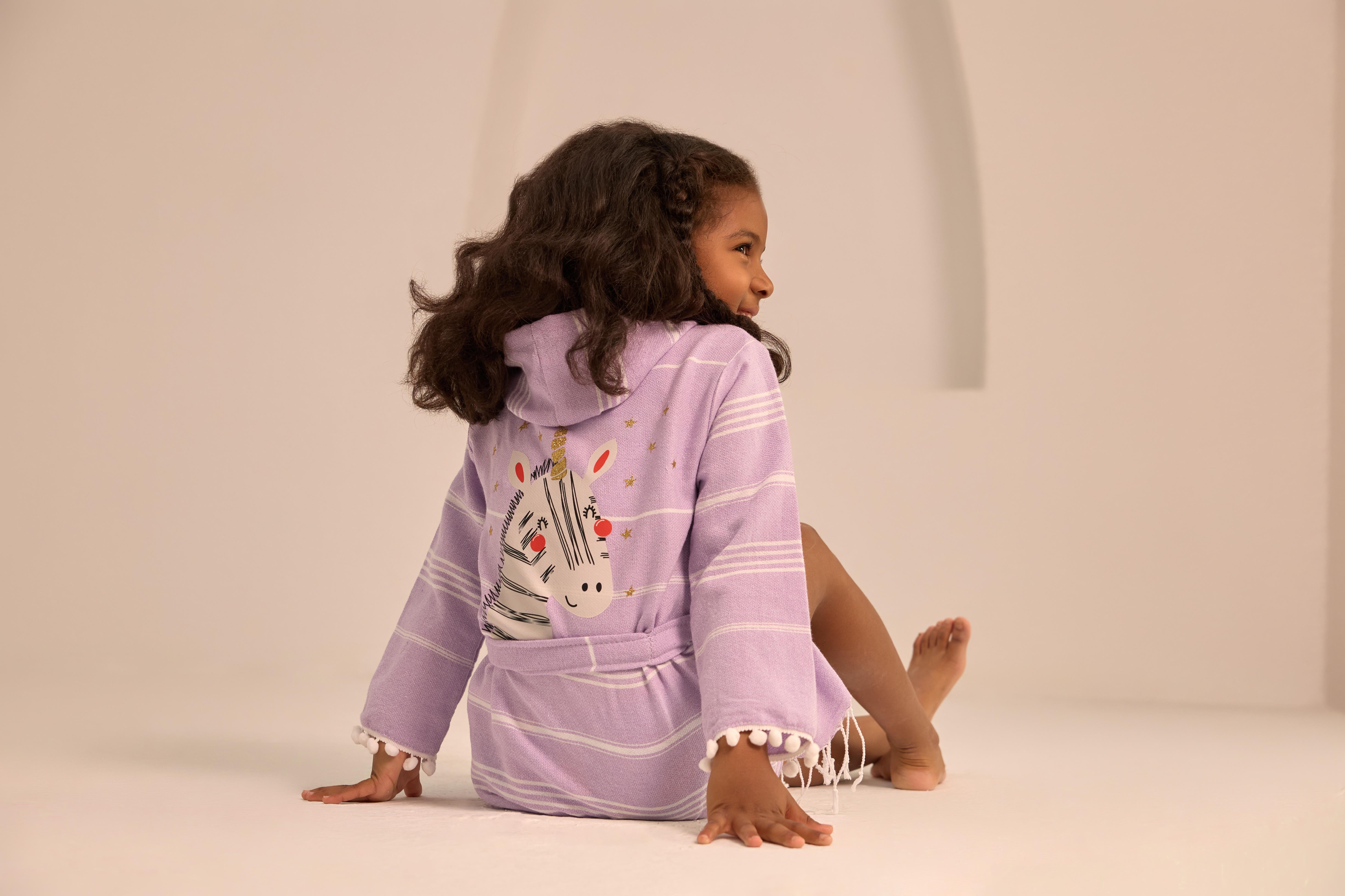 Kız Çocuk Lila Renkli Unicorn Baskılı Peştemal Bornoz