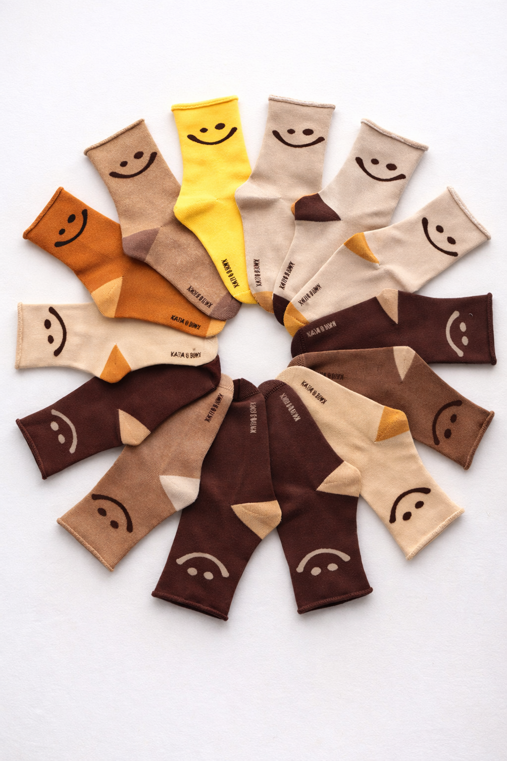 Kadın Gülen Surat Desenli Sürpriz Havlu Soket Çorap Çok Renkli