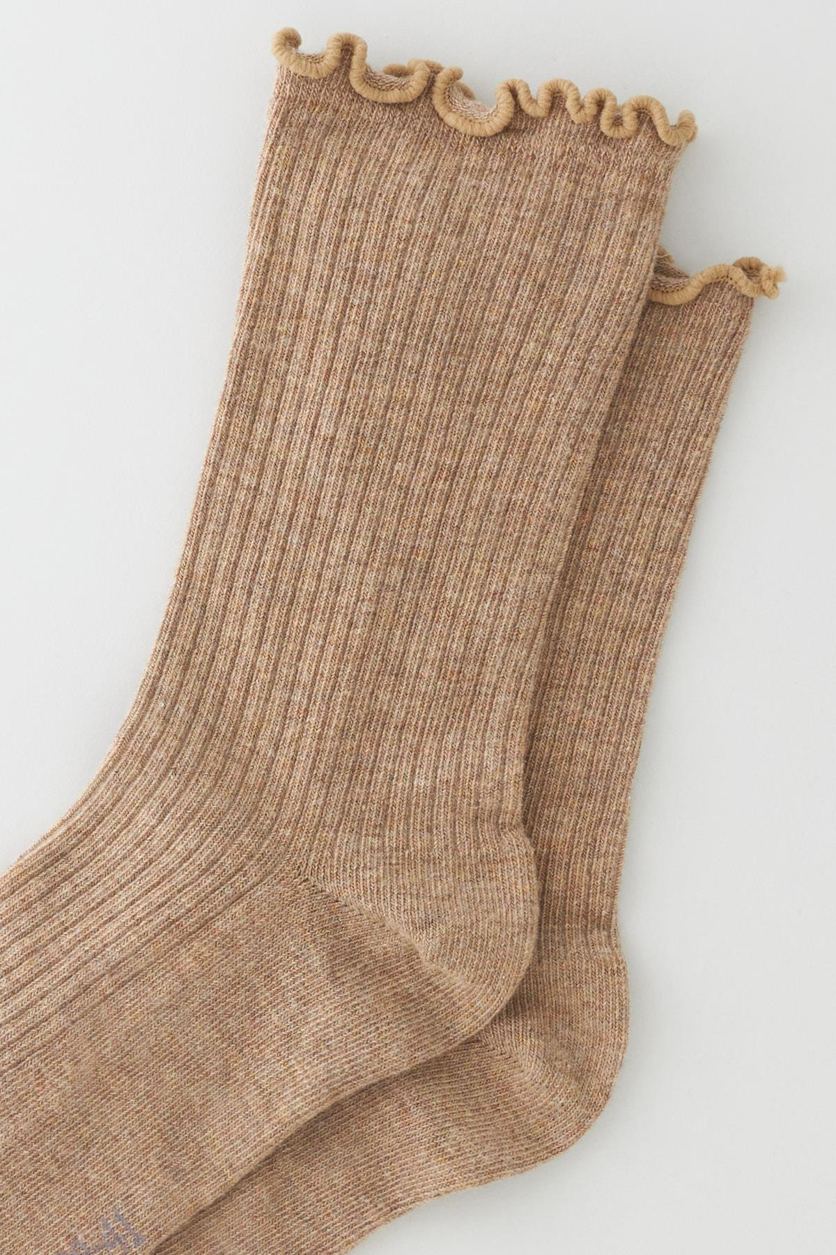 Kadın Kahverengi Bileği Fırfırlı Soket Çorap