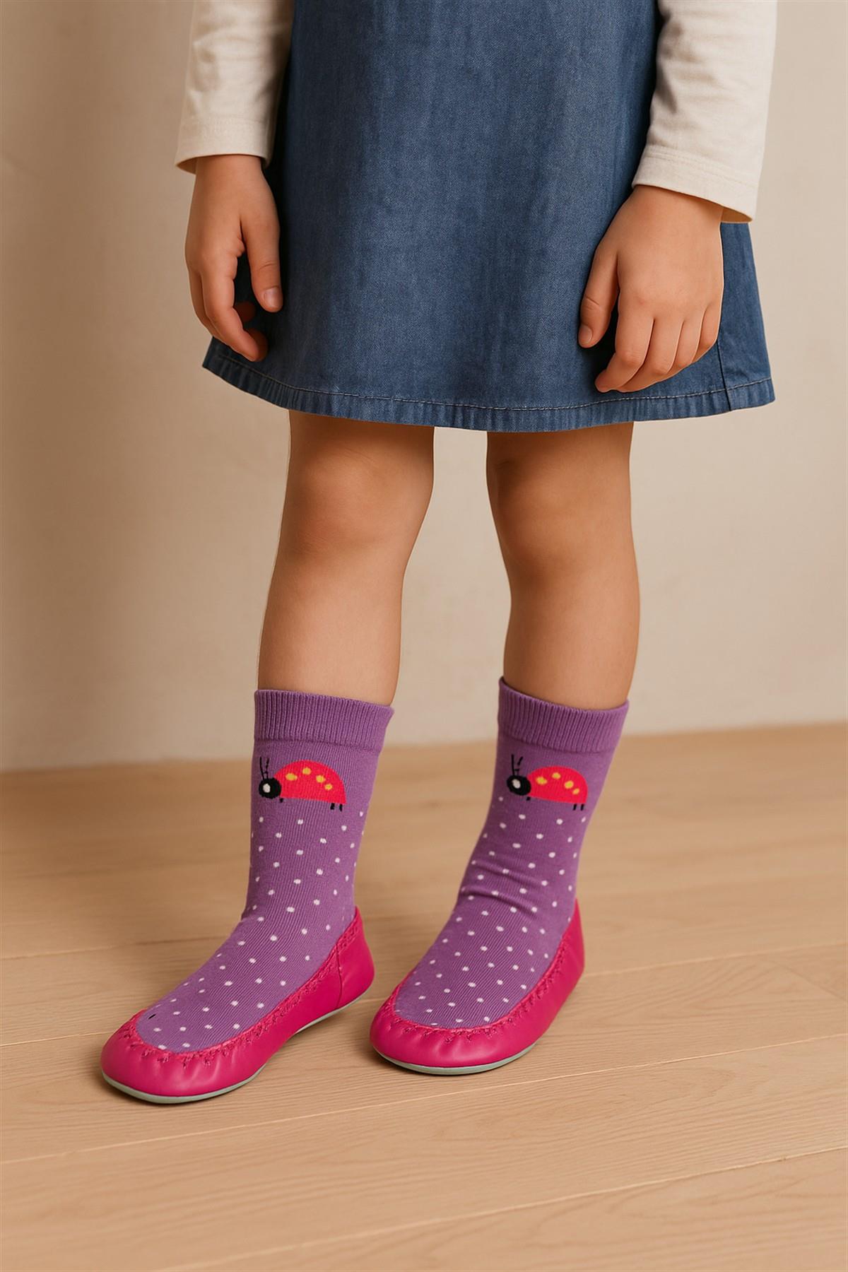 Kız Çocuk Uğur Böceği Desenli Makosen Soket Çorap Patik Panduf – Kaydırmaz Ev & Anaokulu Ayakkabısı Mor