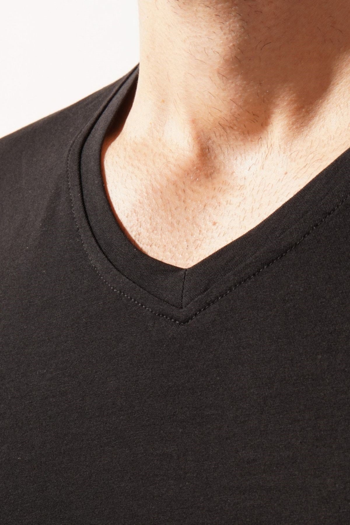 V Yaka Basic Erkek Atlet SİYAH