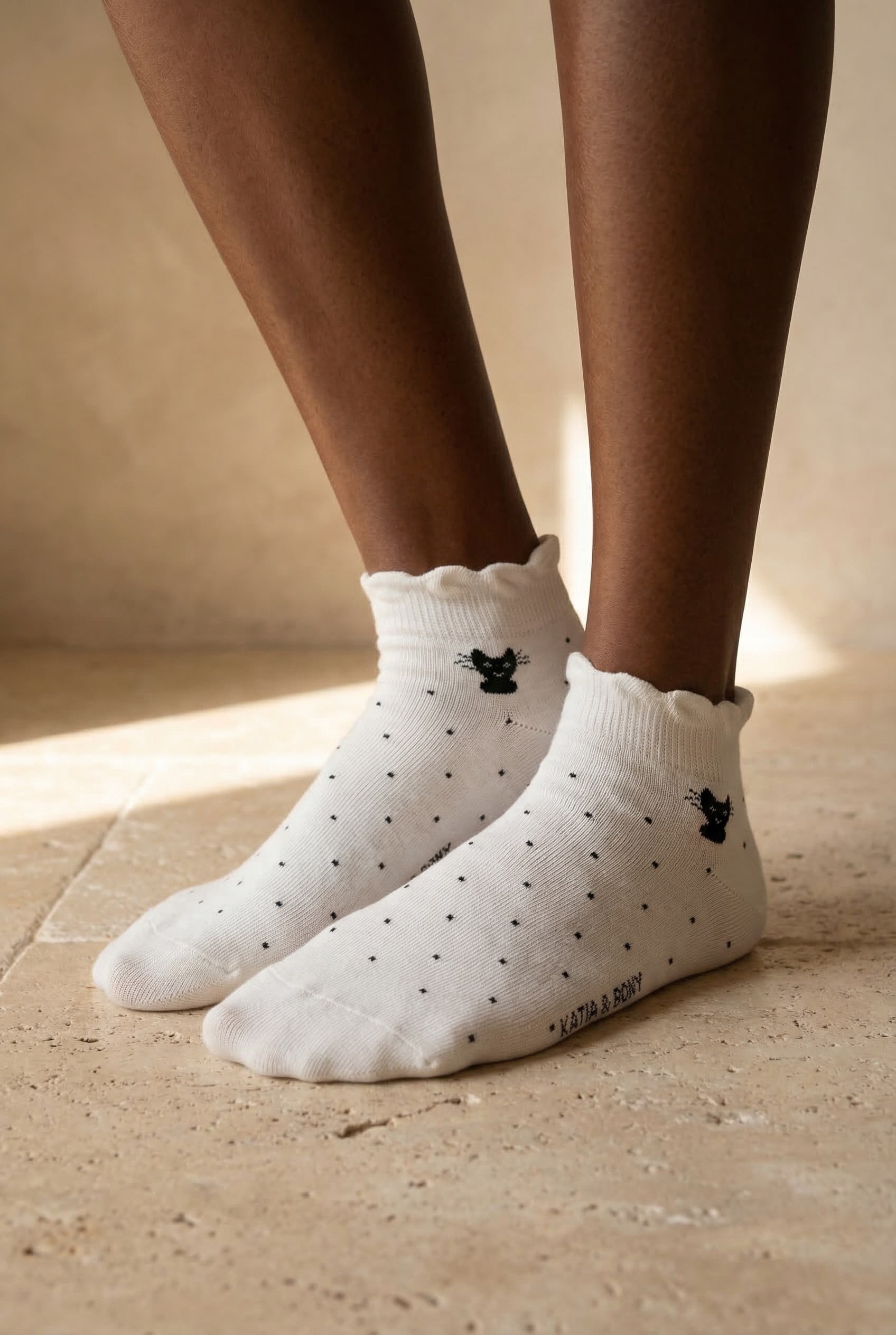 12601G3028 KEDİLİ KADIN STEP ÇORAP Ekru