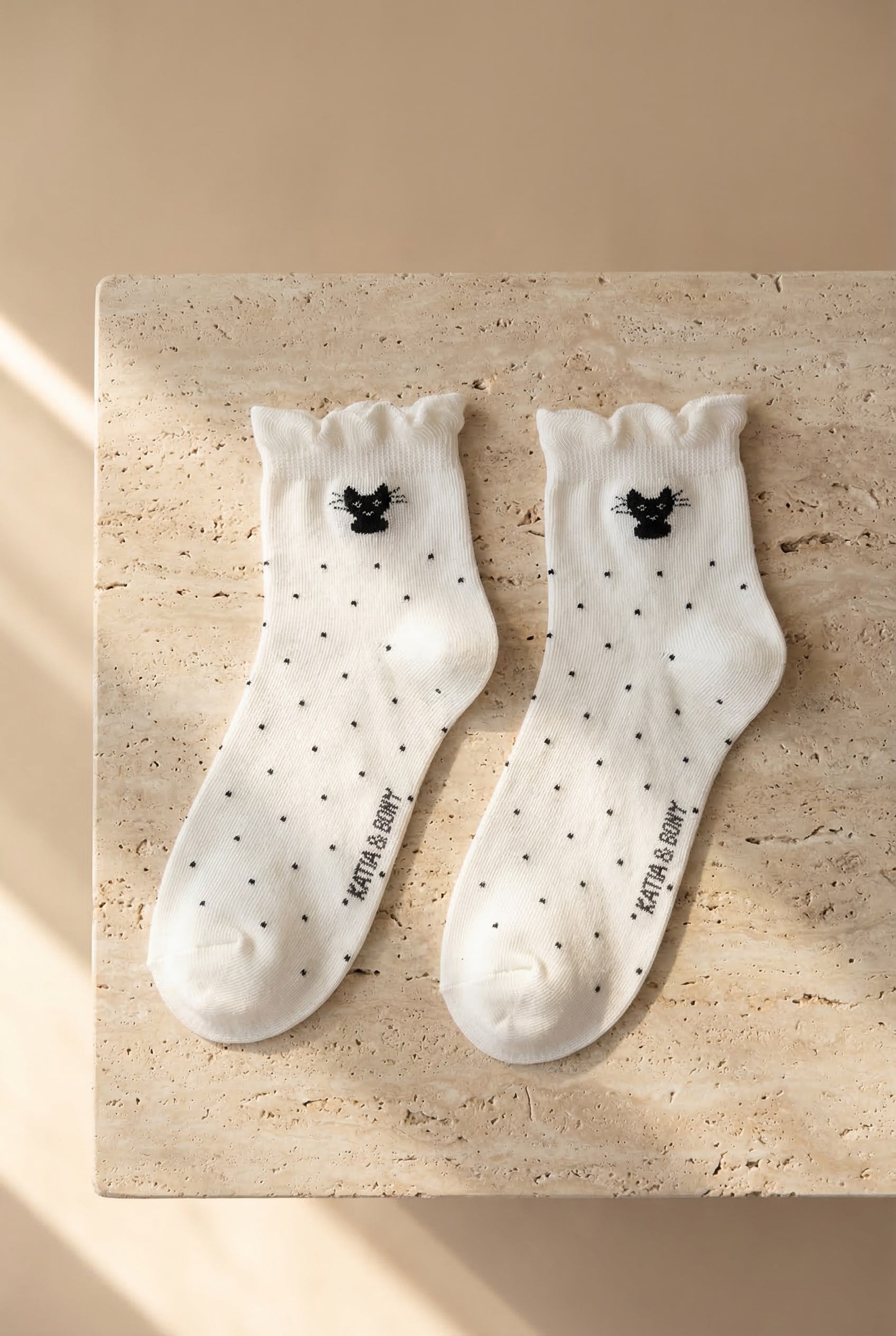 12601G3028 KEDİLİ KADIN STEP ÇORAP Ekru