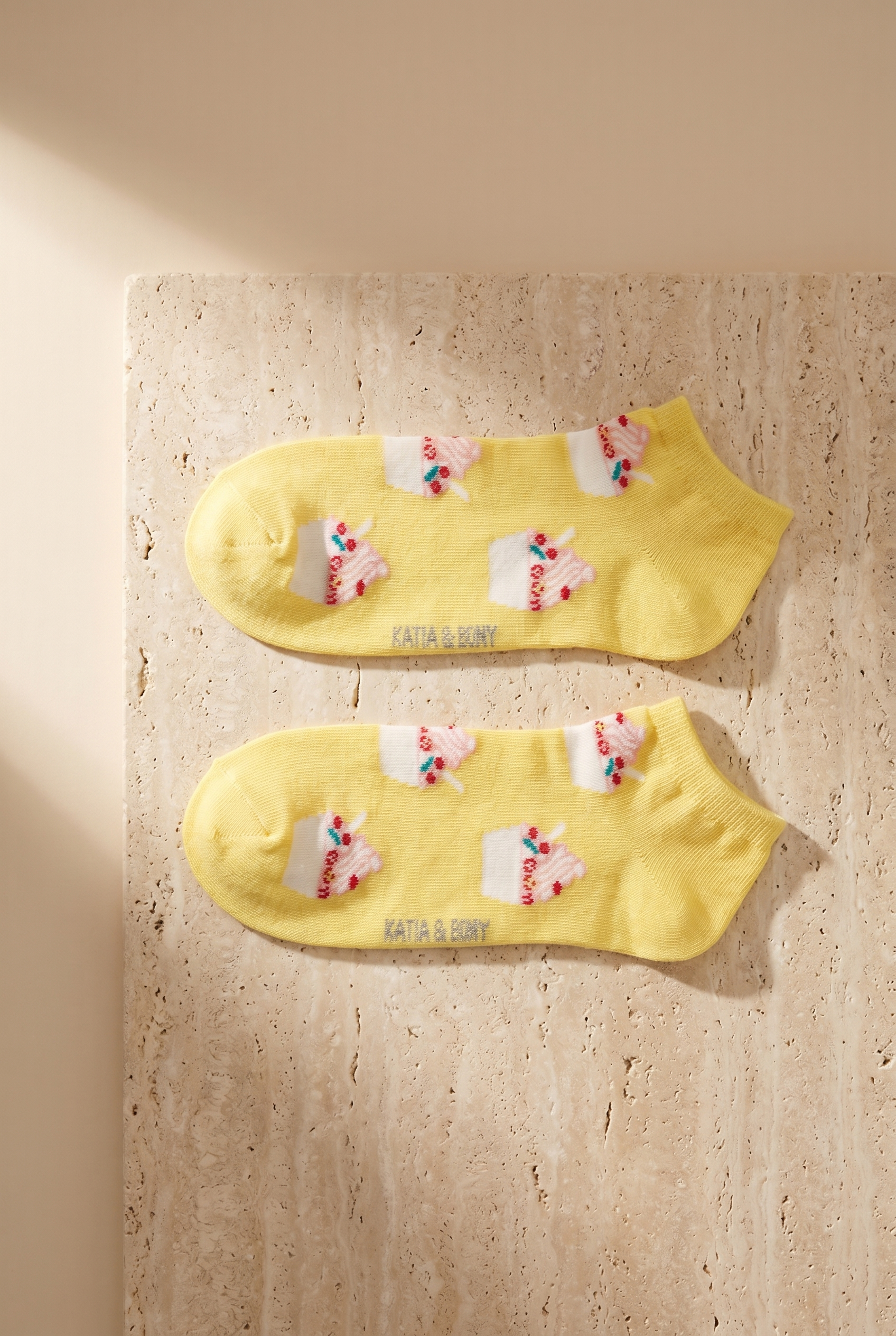 12601G3031 MEYVE DESENLİ KADIN STEP ÇORAP Sarı