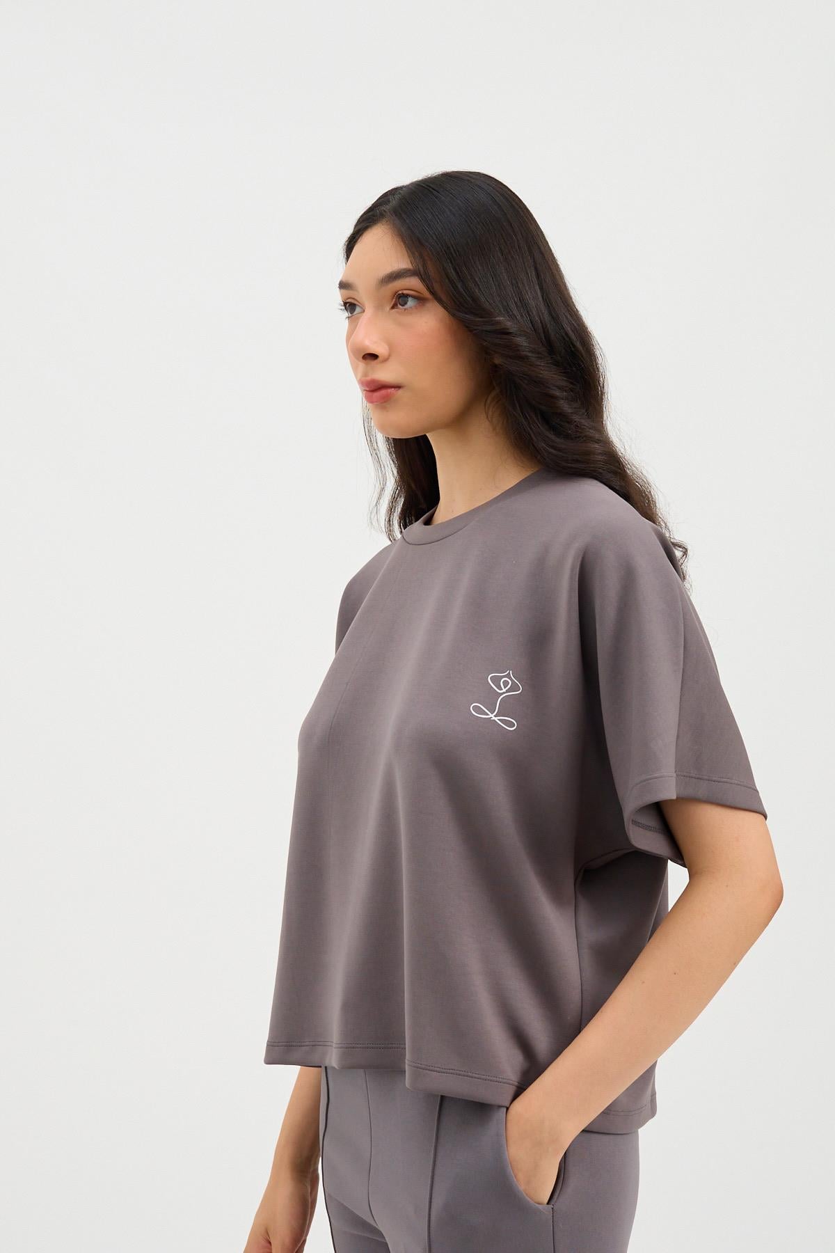 22401W3013 BASIC FLUFFY KADIN KOLSUZ VATKALI TSHIRT KOYU GRI