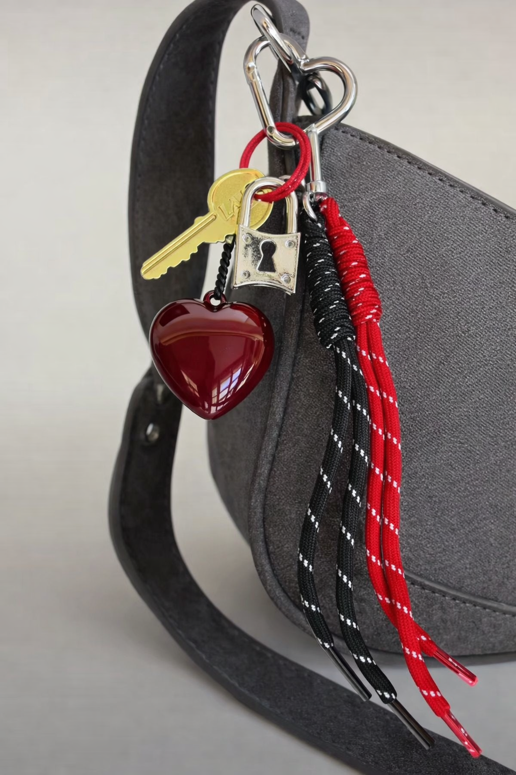 22505G2091 KALPLİ CHARM Kırmızı