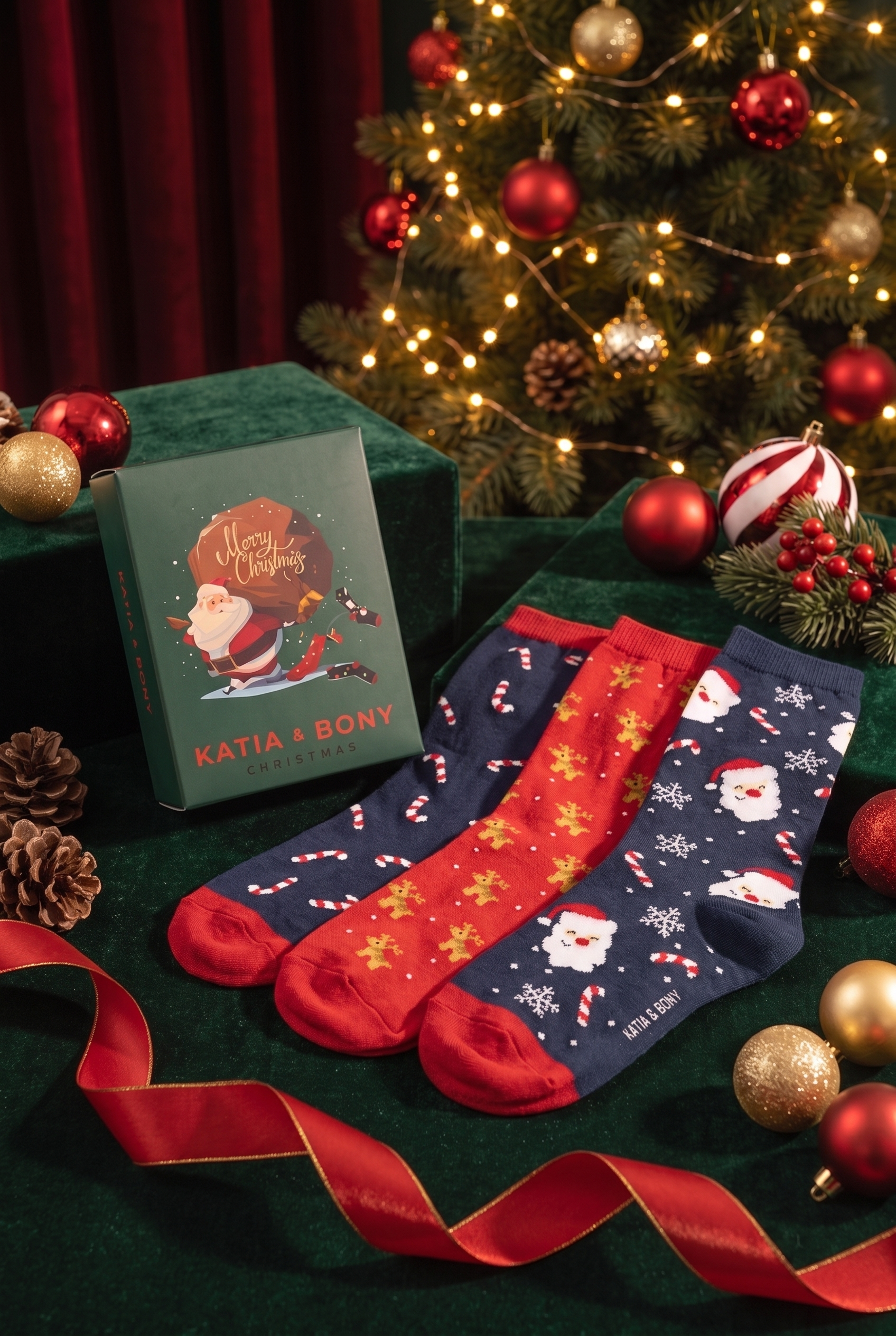 Çocuk 3'lü Noel Baba Kutulu Soket Yılbaşı Çorabı