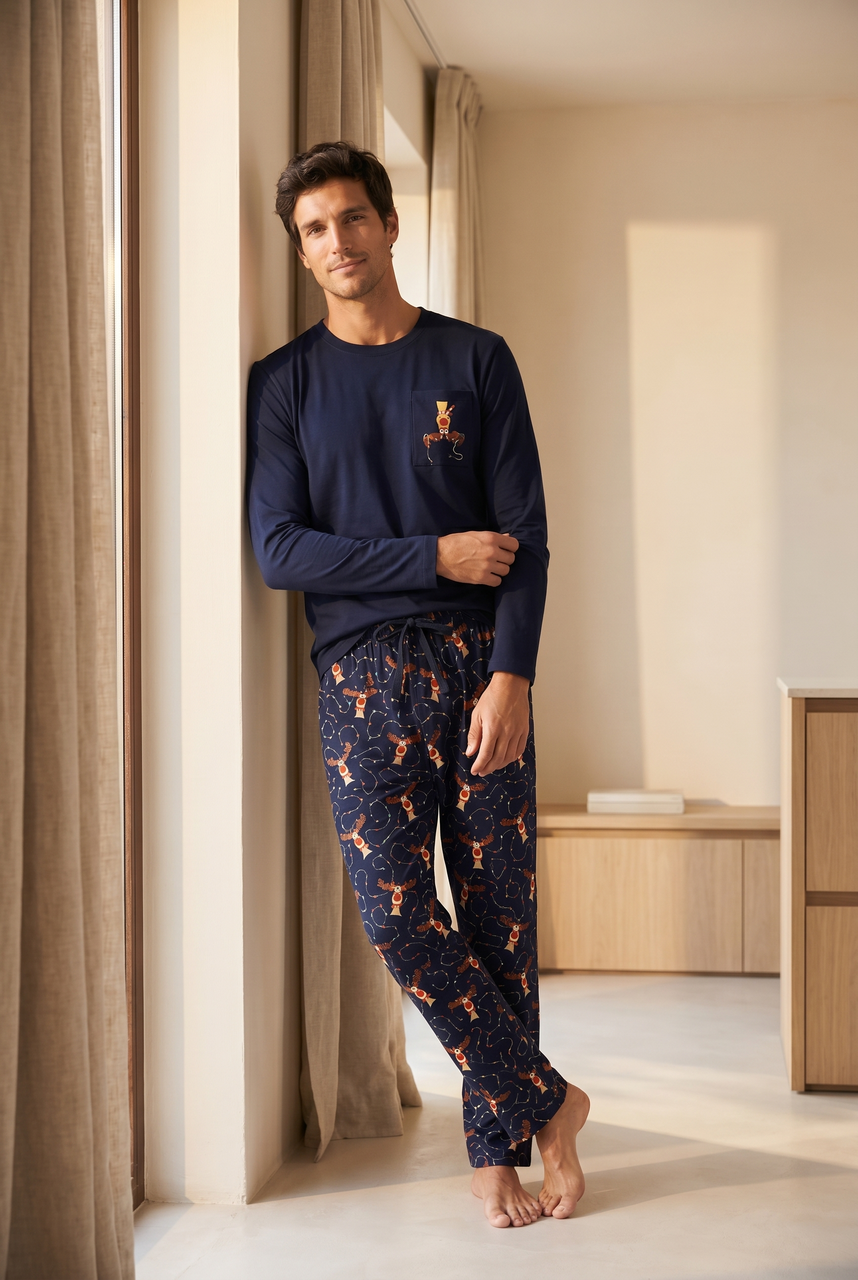 Erkek Geyik Desenli Kutulu Yılbaşı Pijama Takımı Lacivert
