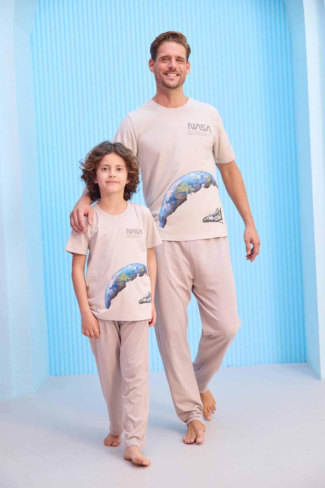 Erkek Nasa Baskılı Bej Rengi Eşofmanlı Pijama Takımı