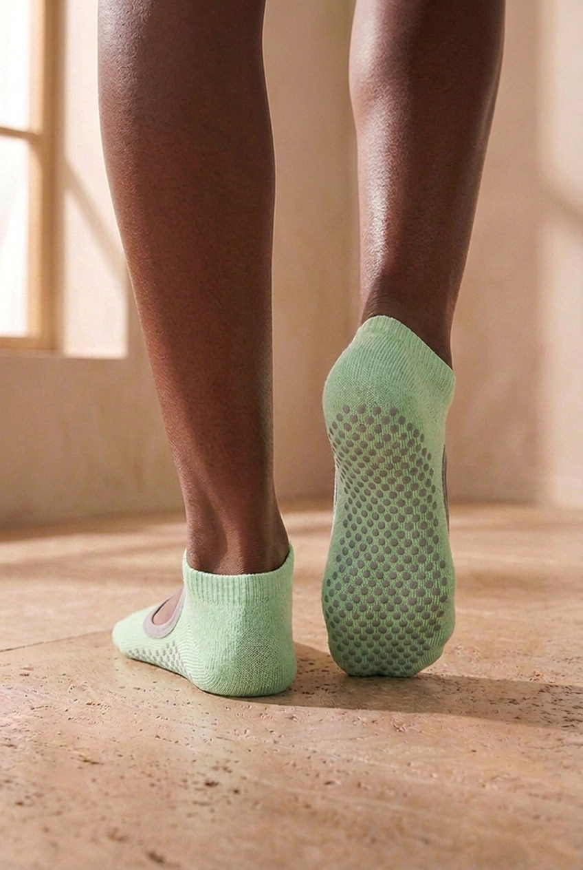 Women’s 2-Piece Asta Yoga / Pilates Step Socks Light Green / Pink
