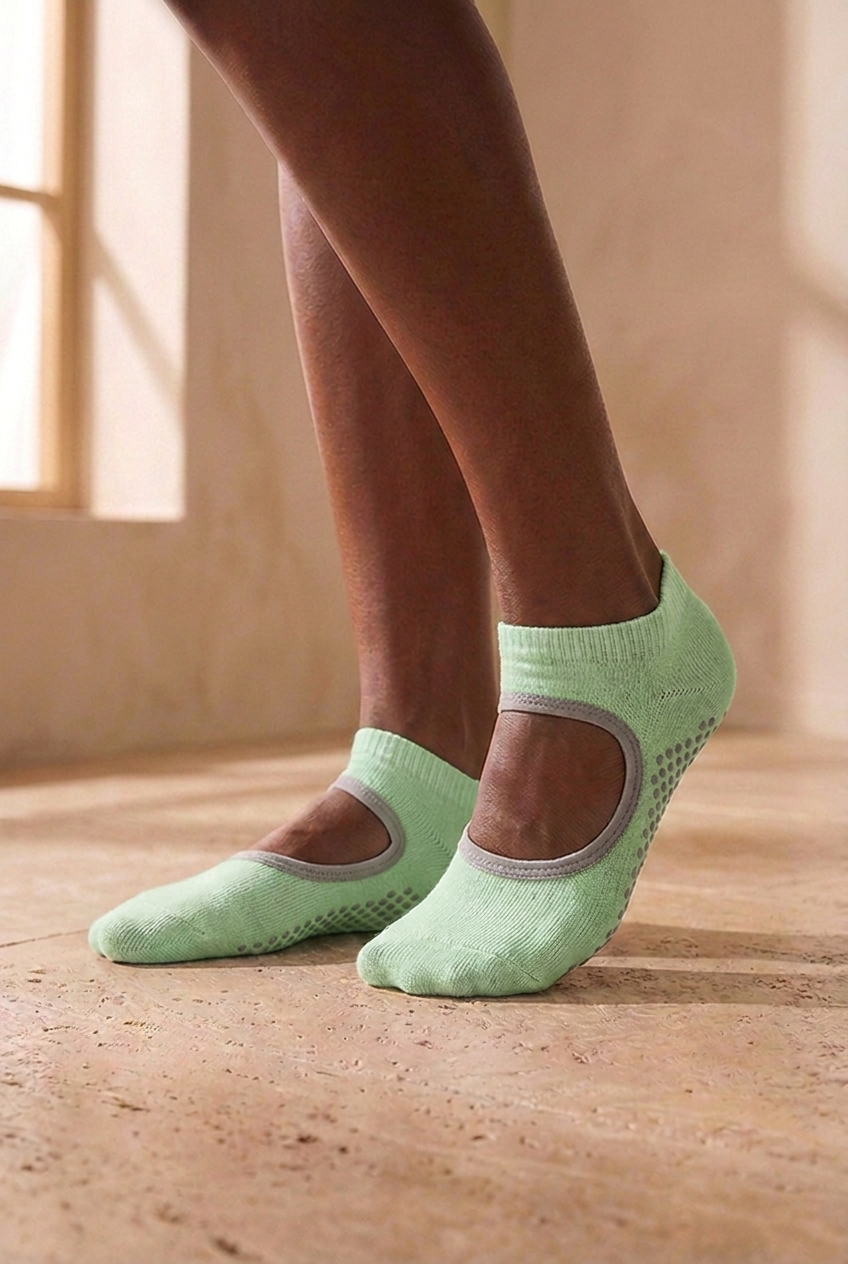Women’s 2-Piece Asta Yoga / Pilates Step Socks Light Green / Pink