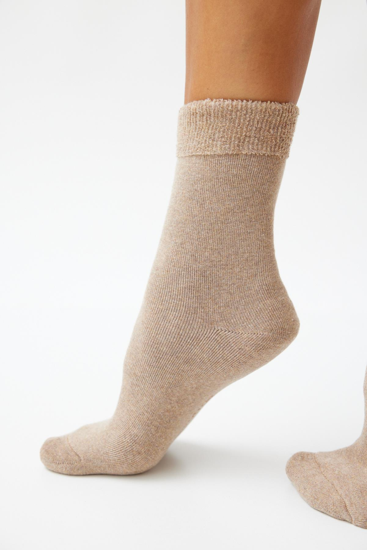 LIGHT BROWN