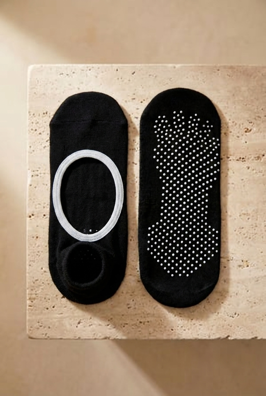Women's Asta Yoga / Pilates Step Socks Black