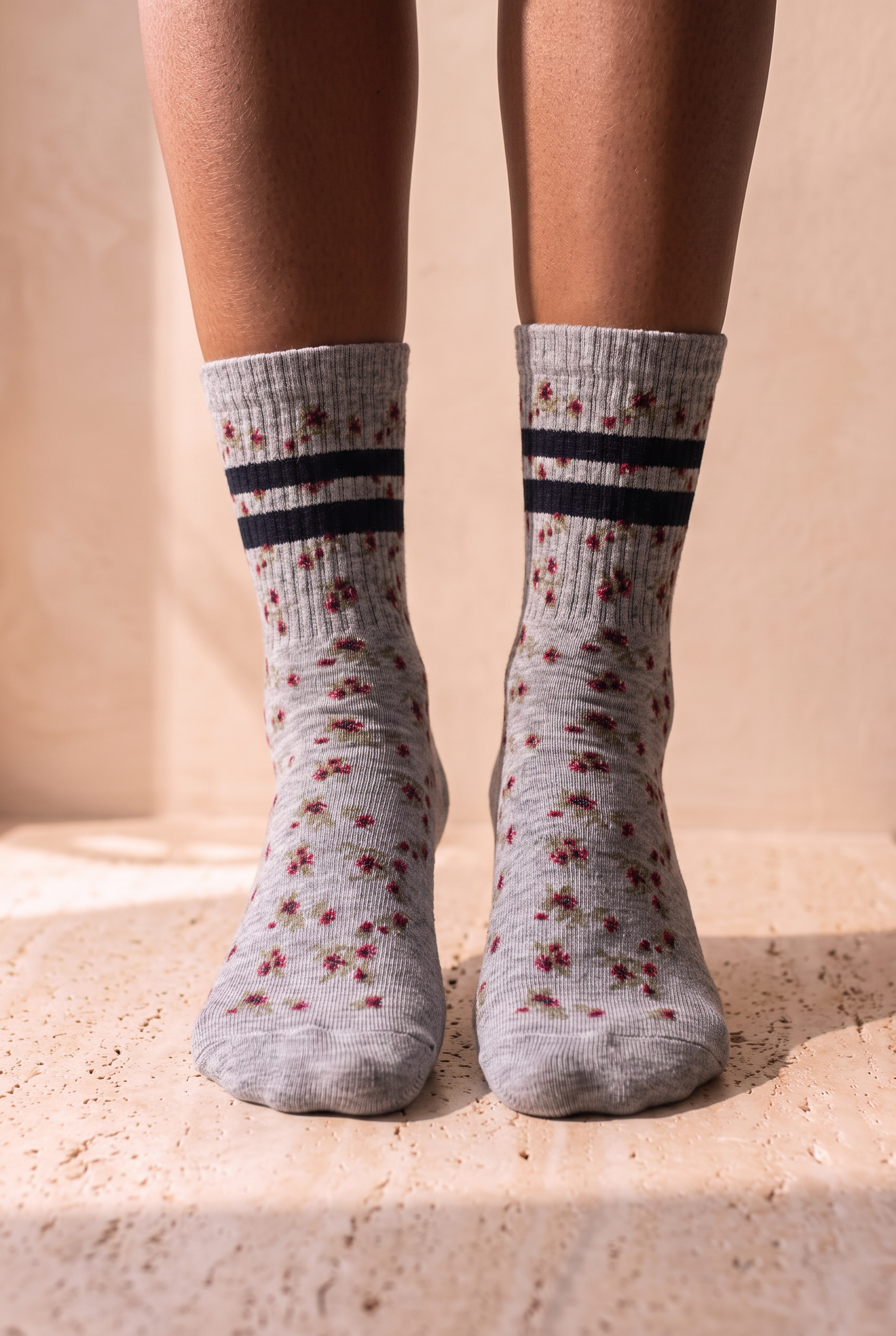Floral Women's Socks Gray