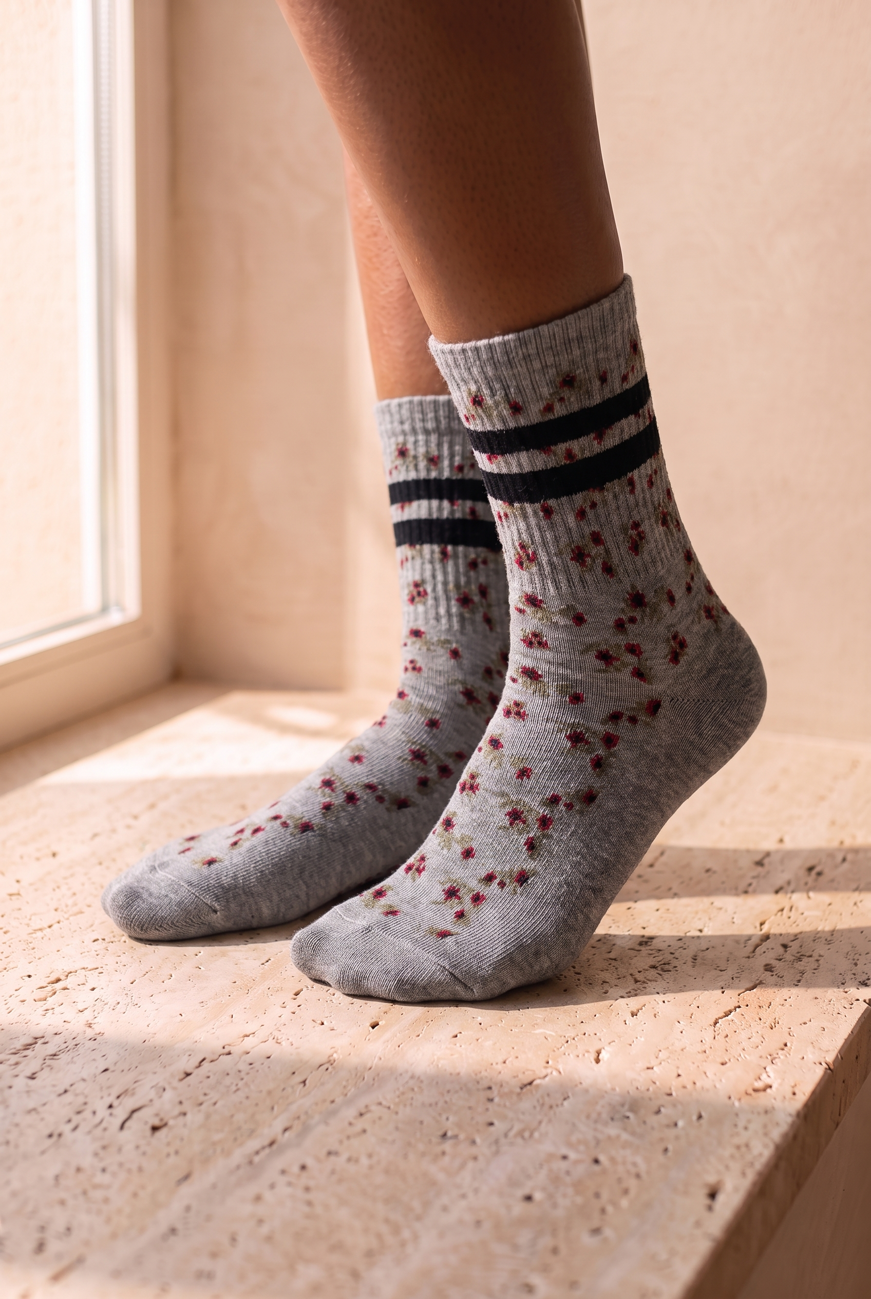 Floral Women's Socks Gray