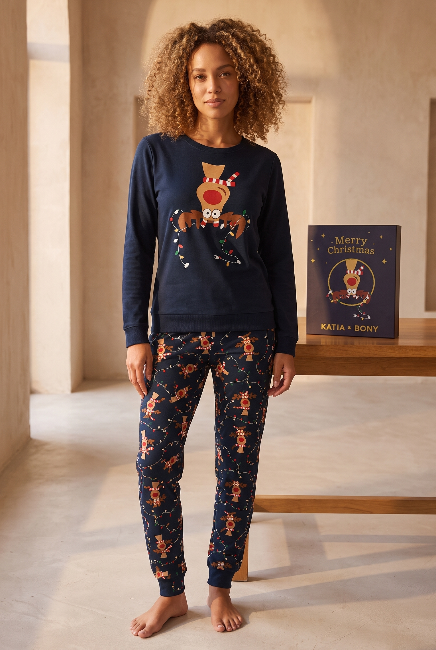 Kadın Geyik Desenli Kutulu Yılbaşı Pijama Takımı Lacivert
