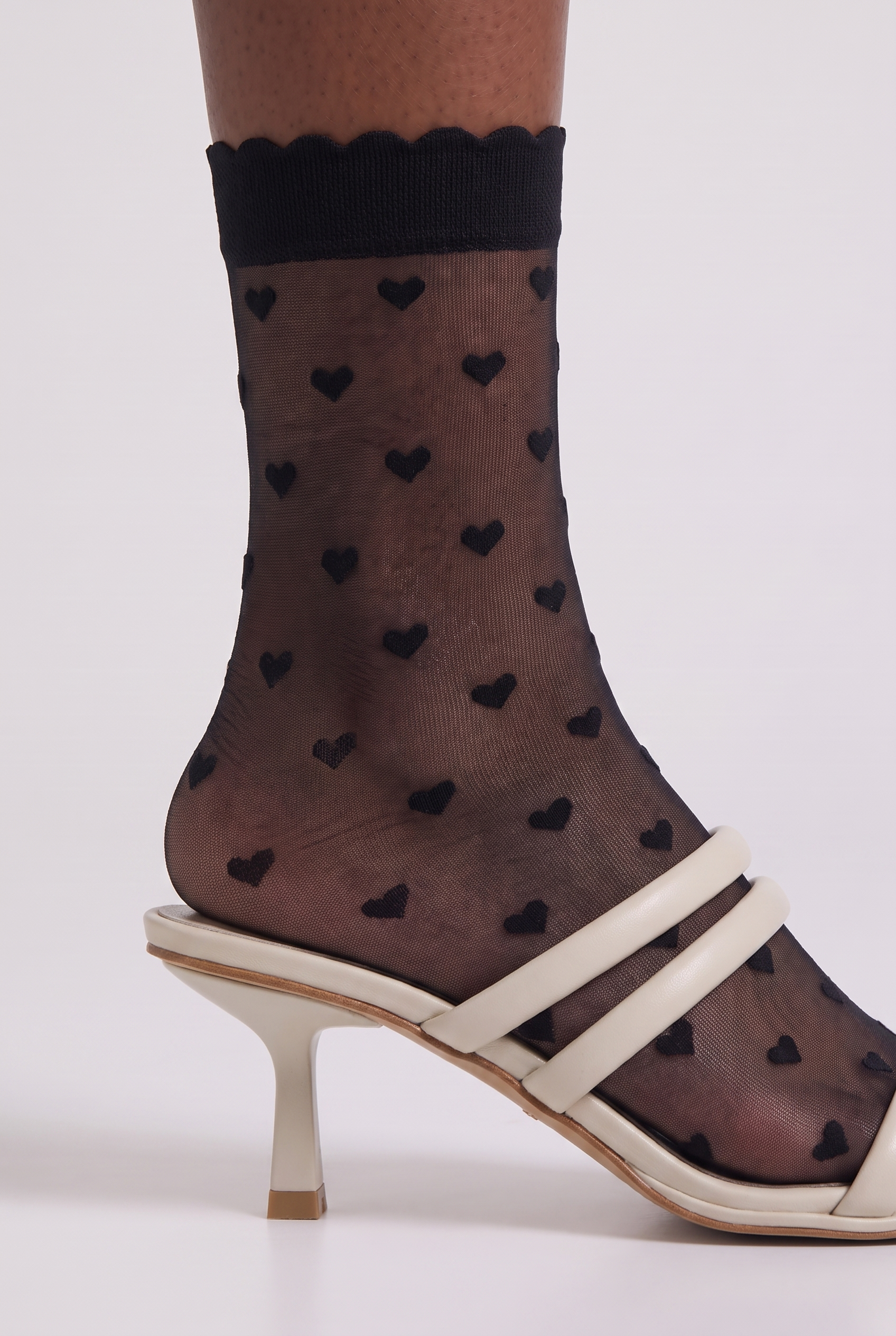 Women's Heart Thin Socks Black