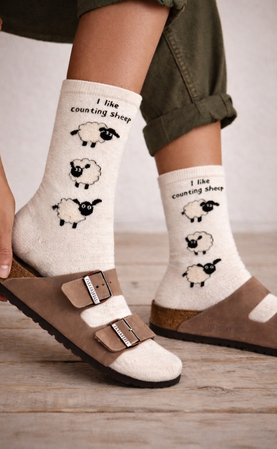 Kadın Kuzu Baskılı Soket Çorap Ekru 