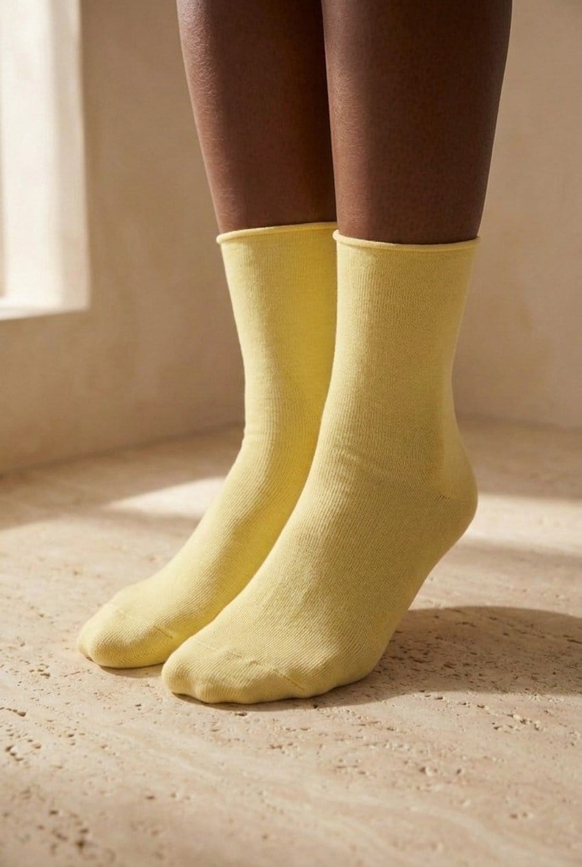 Women's Yellow Colored Elasticless Modal Fabric Thin Socks