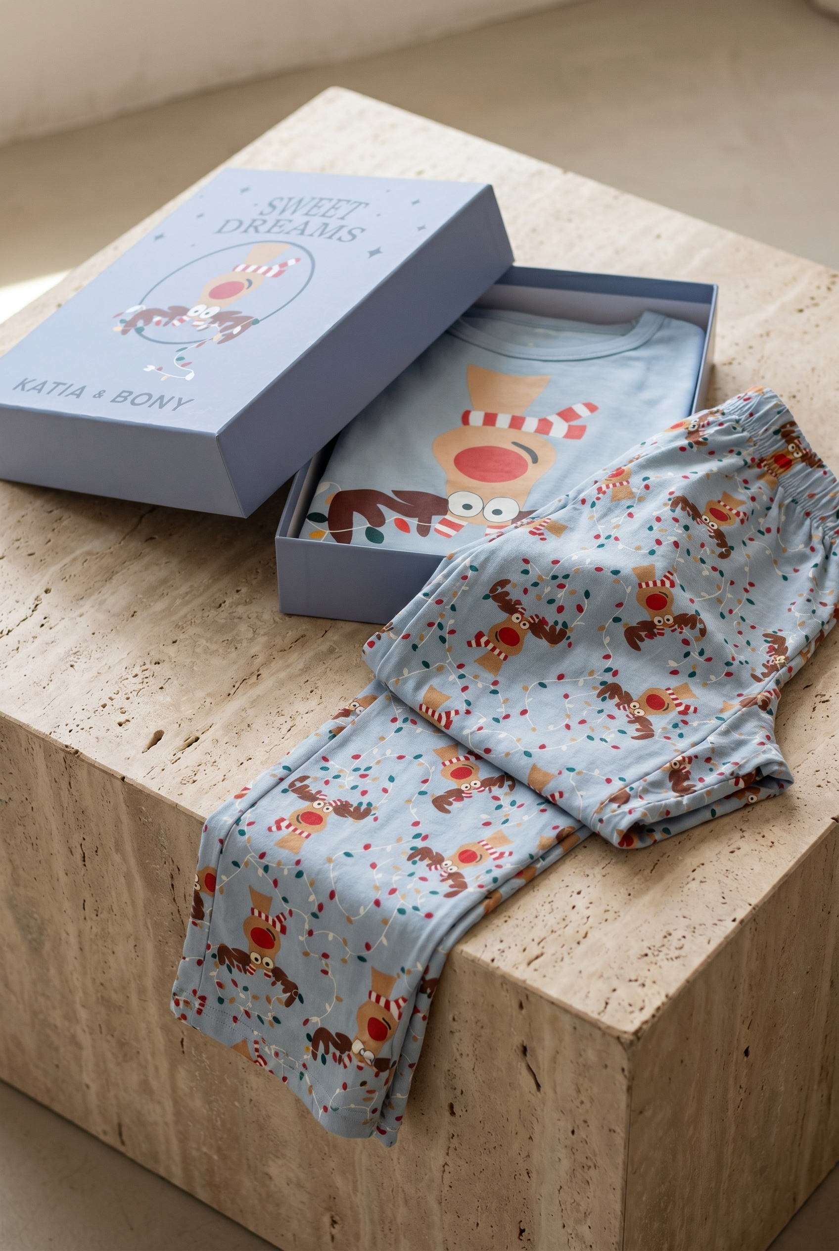 Kadın Sweet Dreams Kutulu Geyik Desenli Mavi  Pijama Takımı