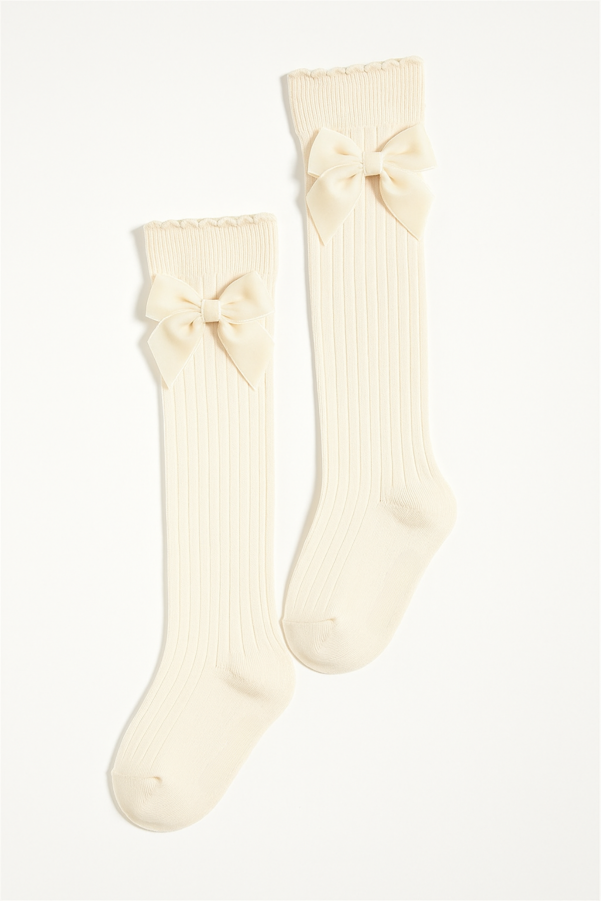 Kız Bebek Aksesuarlı Dizaltı Çorap Ekru