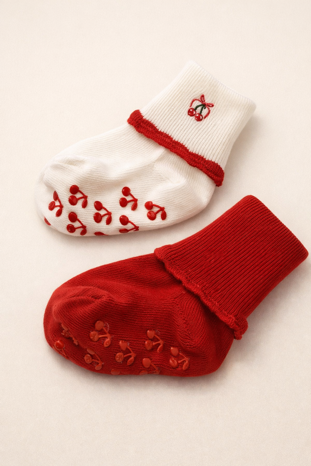 Kız Bebek Kiraz Nakışlı 2'li Step Çorap