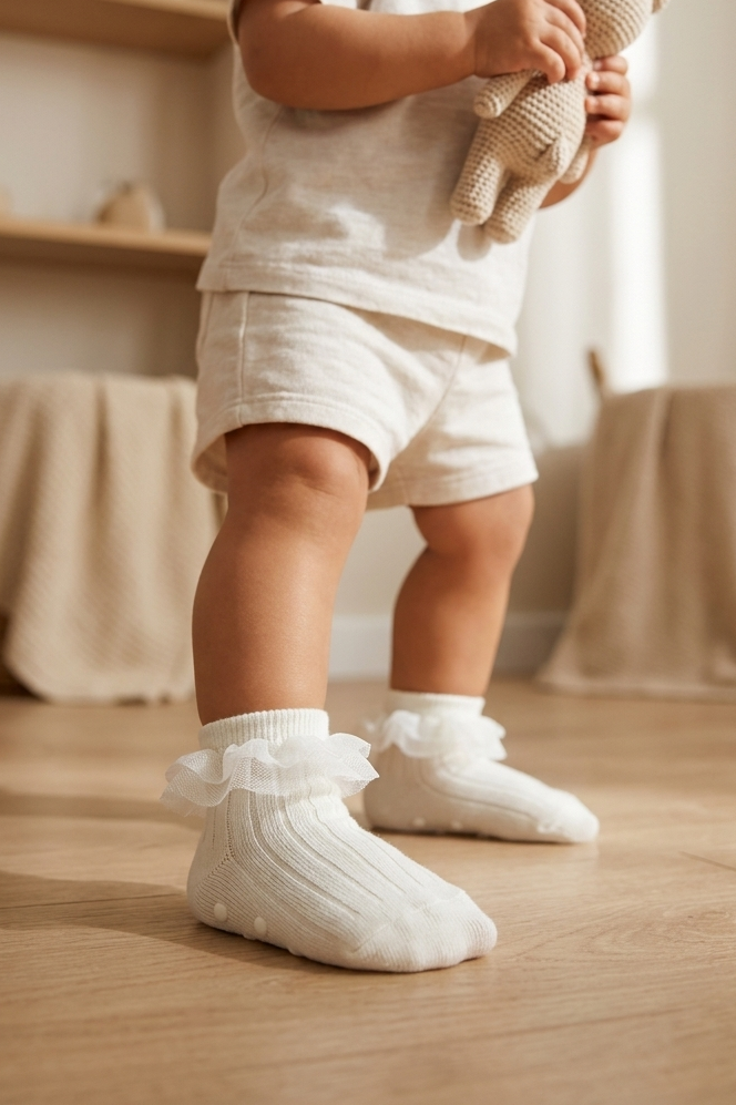 Kız Bebek Tül Aksesuarlı Step Çorap Beyaz