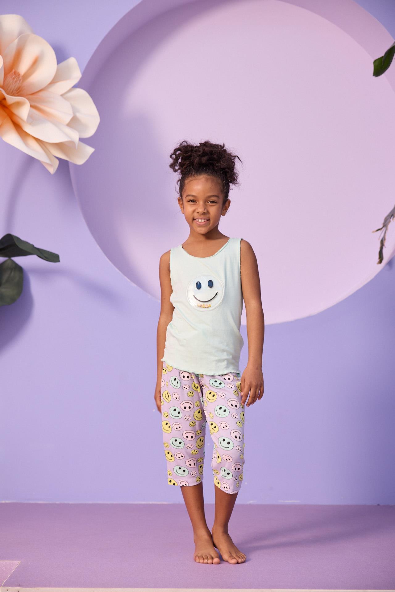 Kız Çocuk Gülen Yüz Desenli Kaprili Pijama Takımı