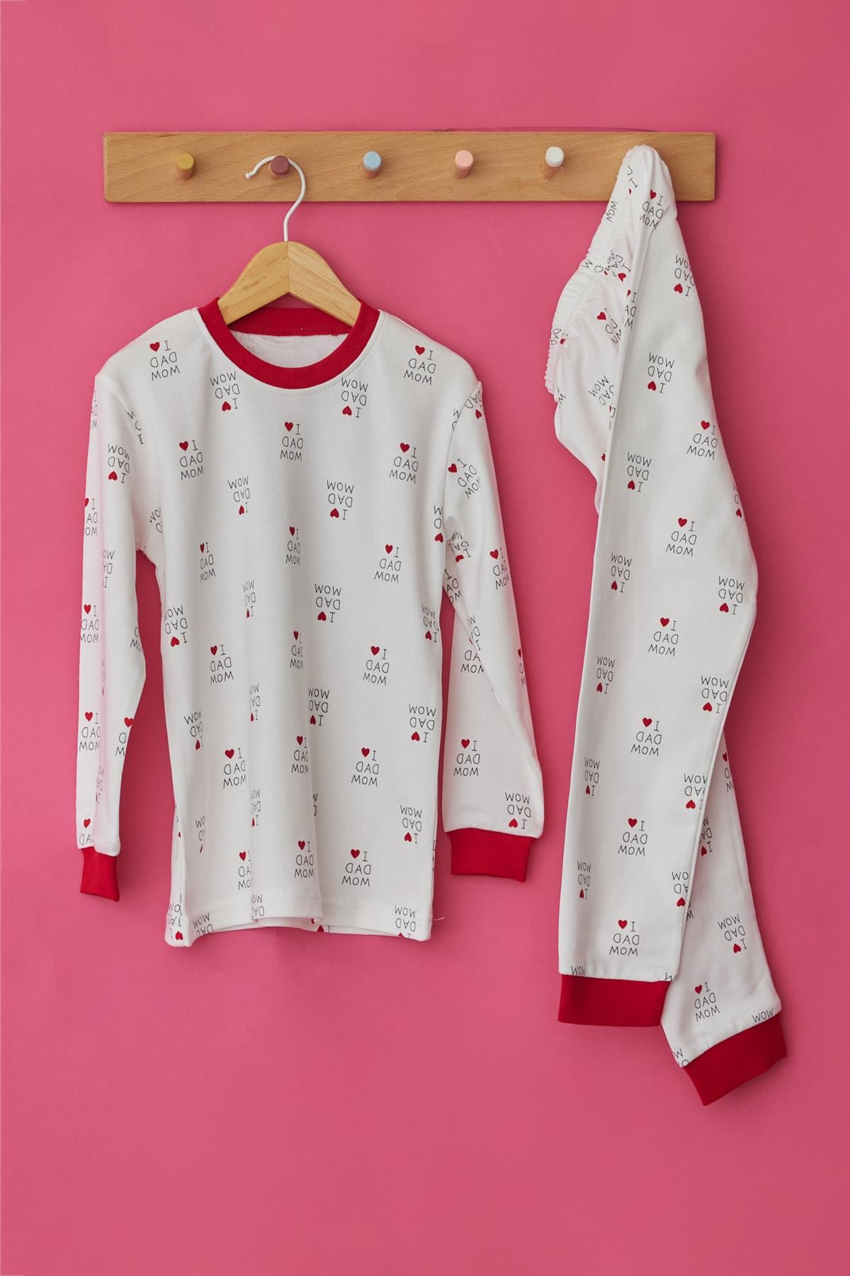 Kız Çocuk I Love Mom Dad Baskılı Beli Esnek Biyeli Beyaz Kırmızı Renkli Pijama Takımı