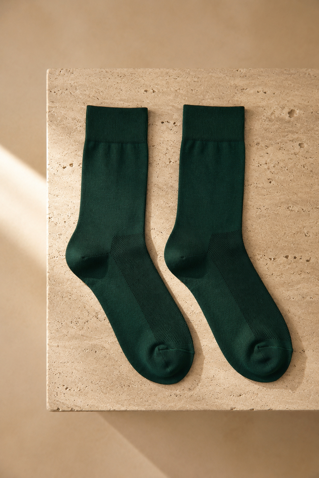Mercerized Mesh Men's Crew Socks Green