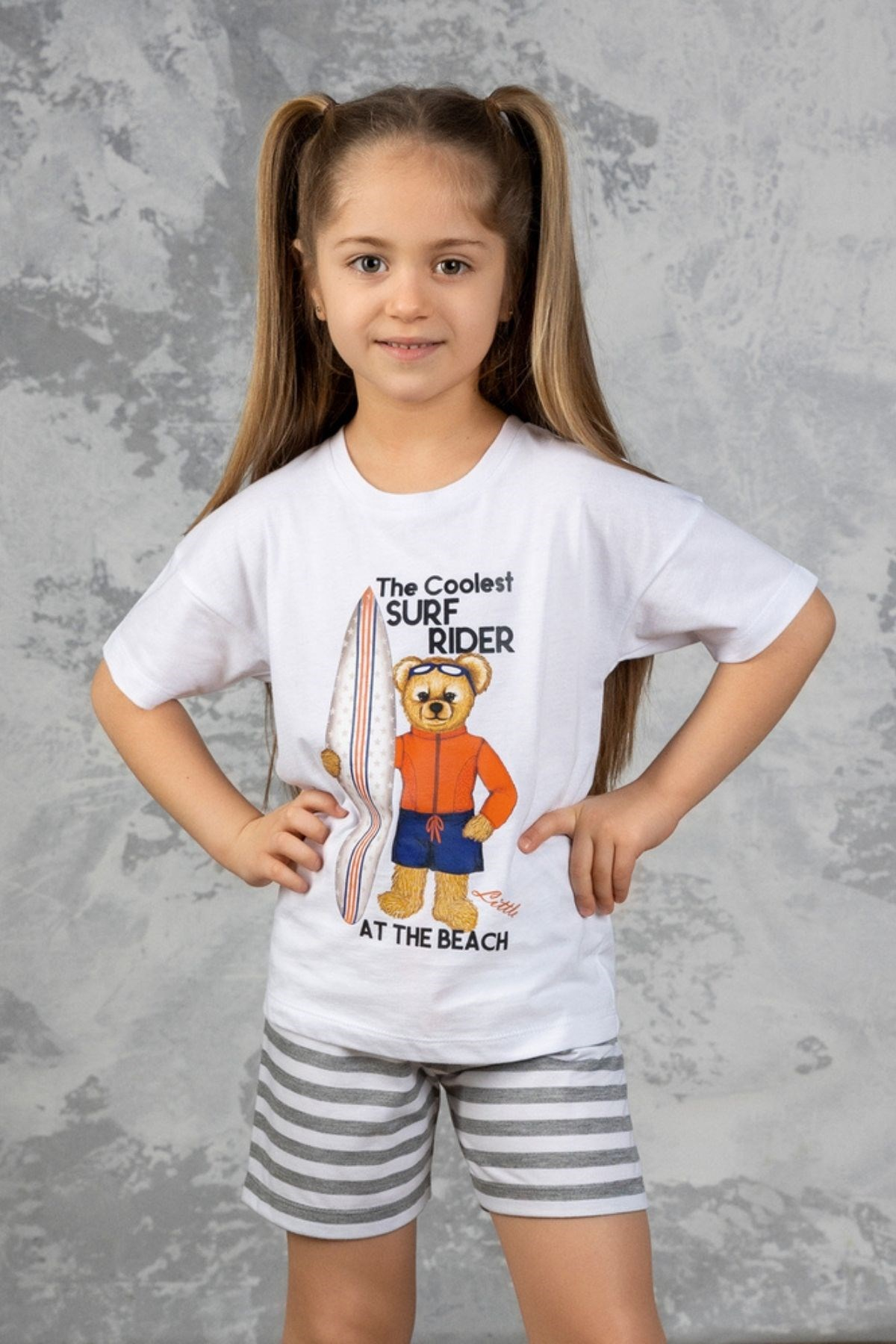 Surf Yapan Ayı Baskılı Şortlu Kız Çocuk Pijama Takımı-Beyaz