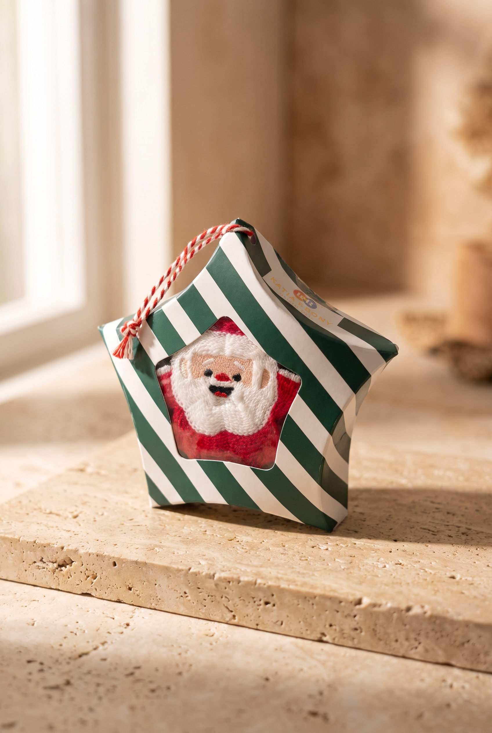 Unisex Yılbaşı Temalı Kutulu Noel Baba Aksesuarlı Soket Çorap 