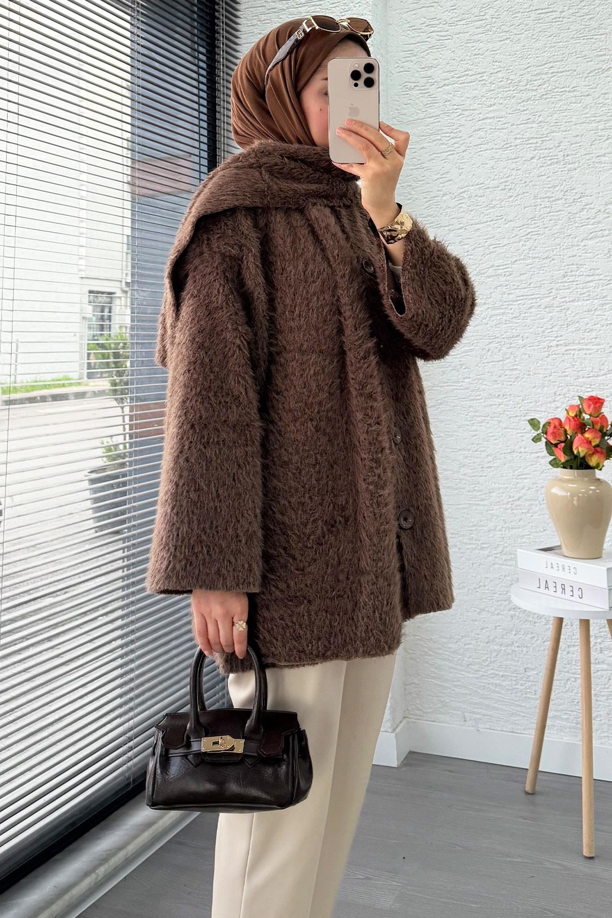 Atkılı Peluş Kadın Kaban – Kahverengi