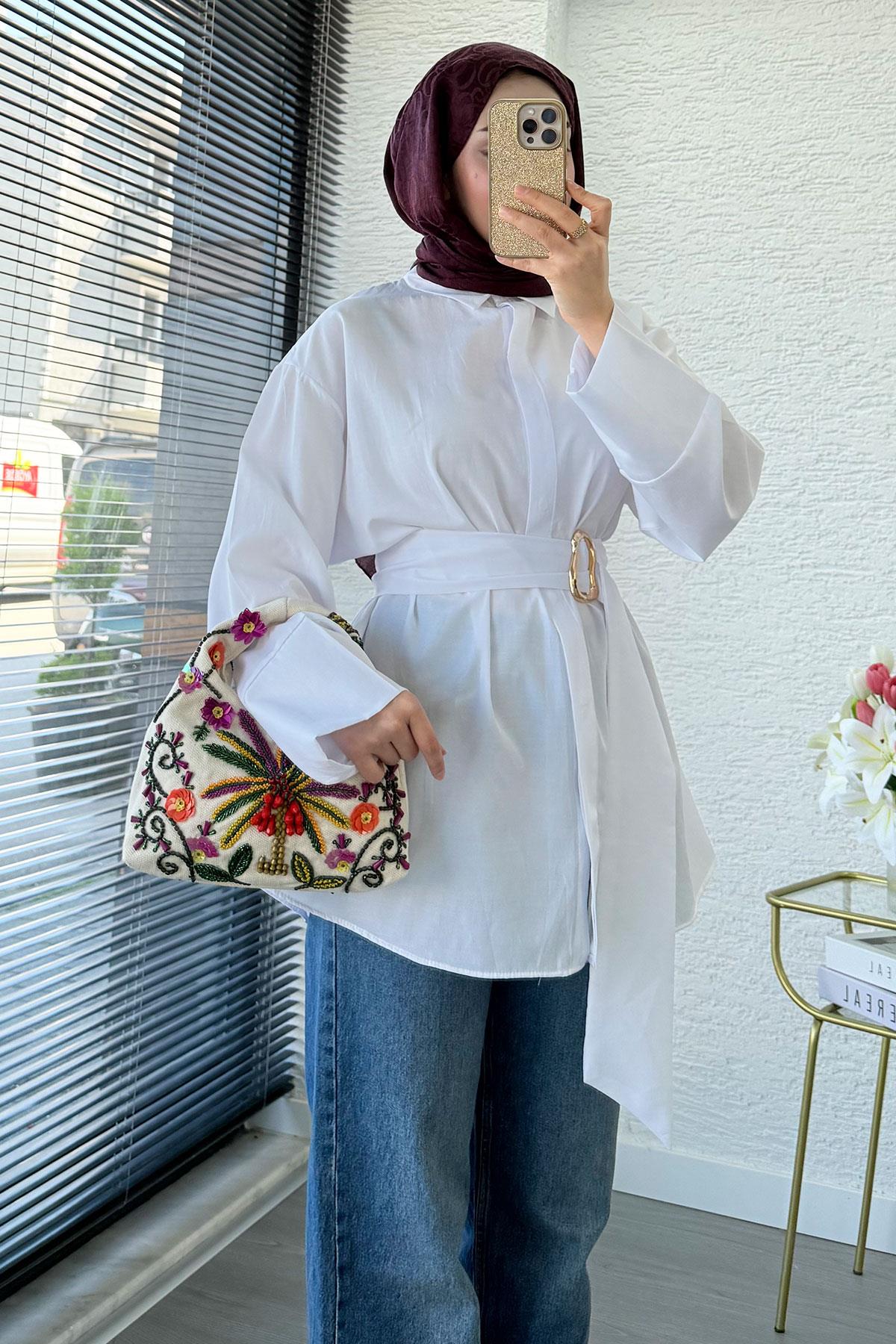 Bronş Detaylı Geniş Kemerli Poplin Tunik – Beyaz