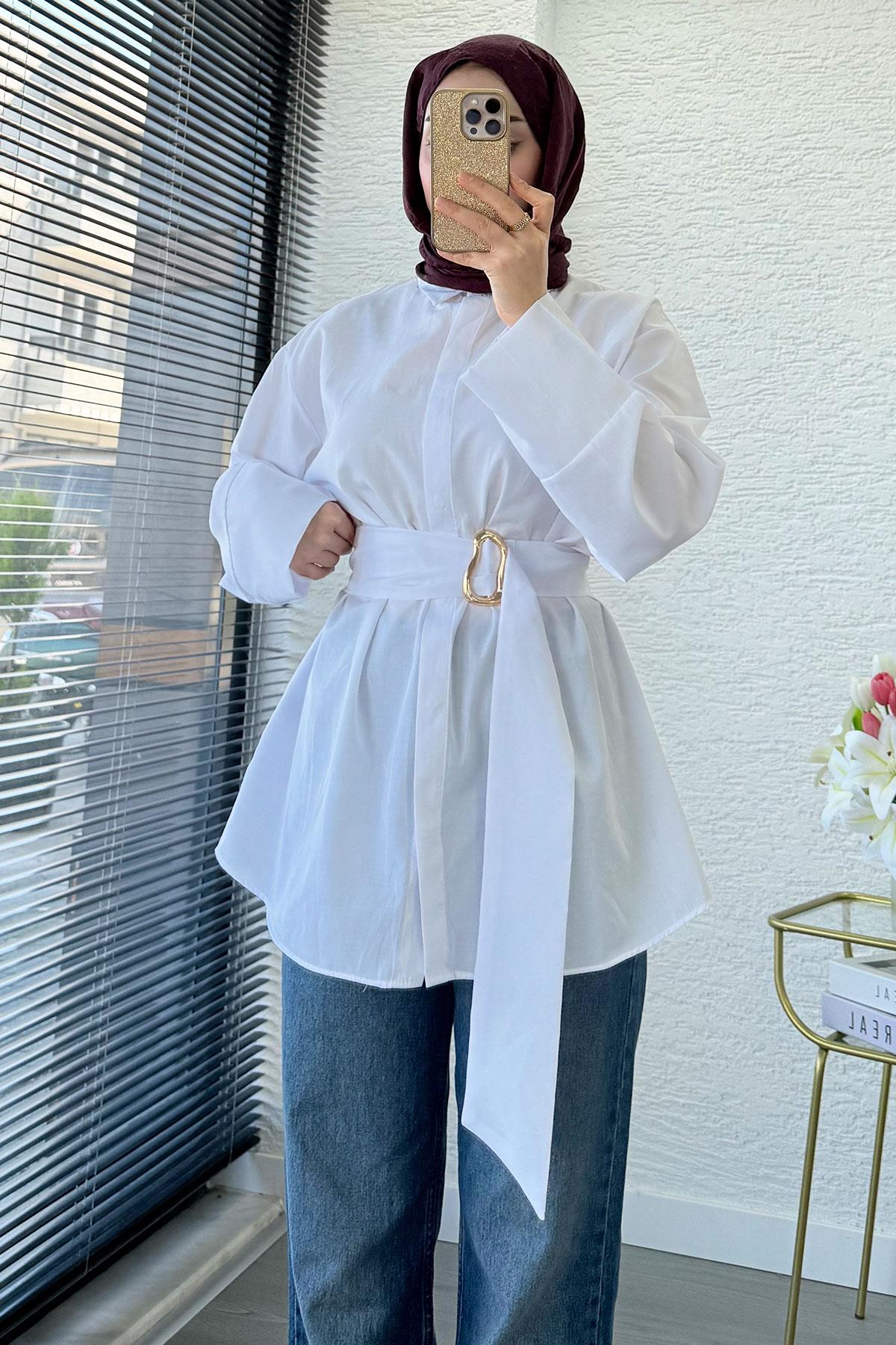 Bronş Detaylı Geniş Kemerli Poplin Tunik – Beyaz