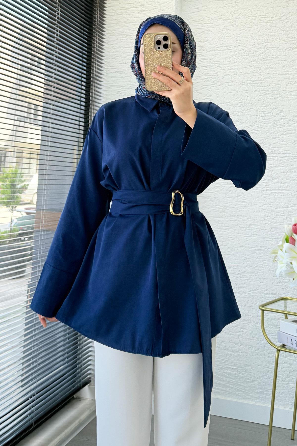 Bronş Detaylı Geniş Kemerli Poplin Tunik – Lacivert