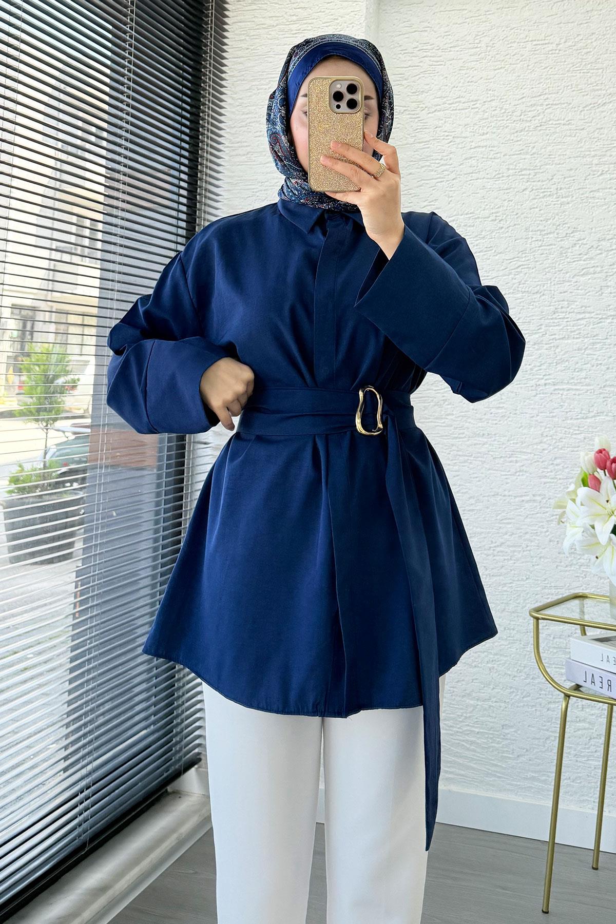 Bronş Detaylı Geniş Kemerli Poplin Tunik – Lacivert