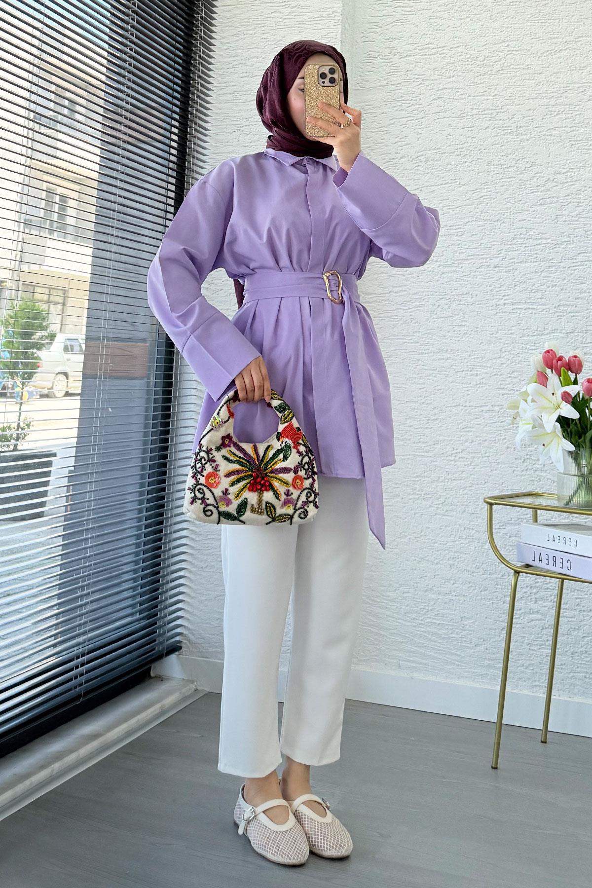 Bronş Detaylı Geniş Kemerli Poplin Tunik – Lila