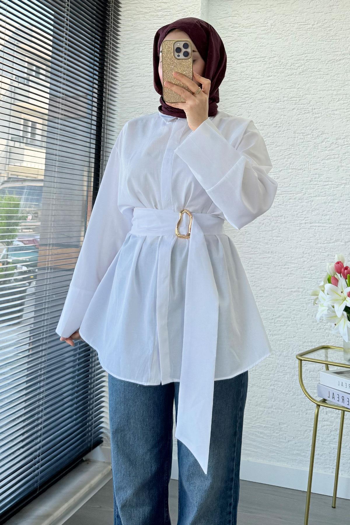 Bronş Detaylı Geniş Kemerli Poplin Tunik – Beyaz