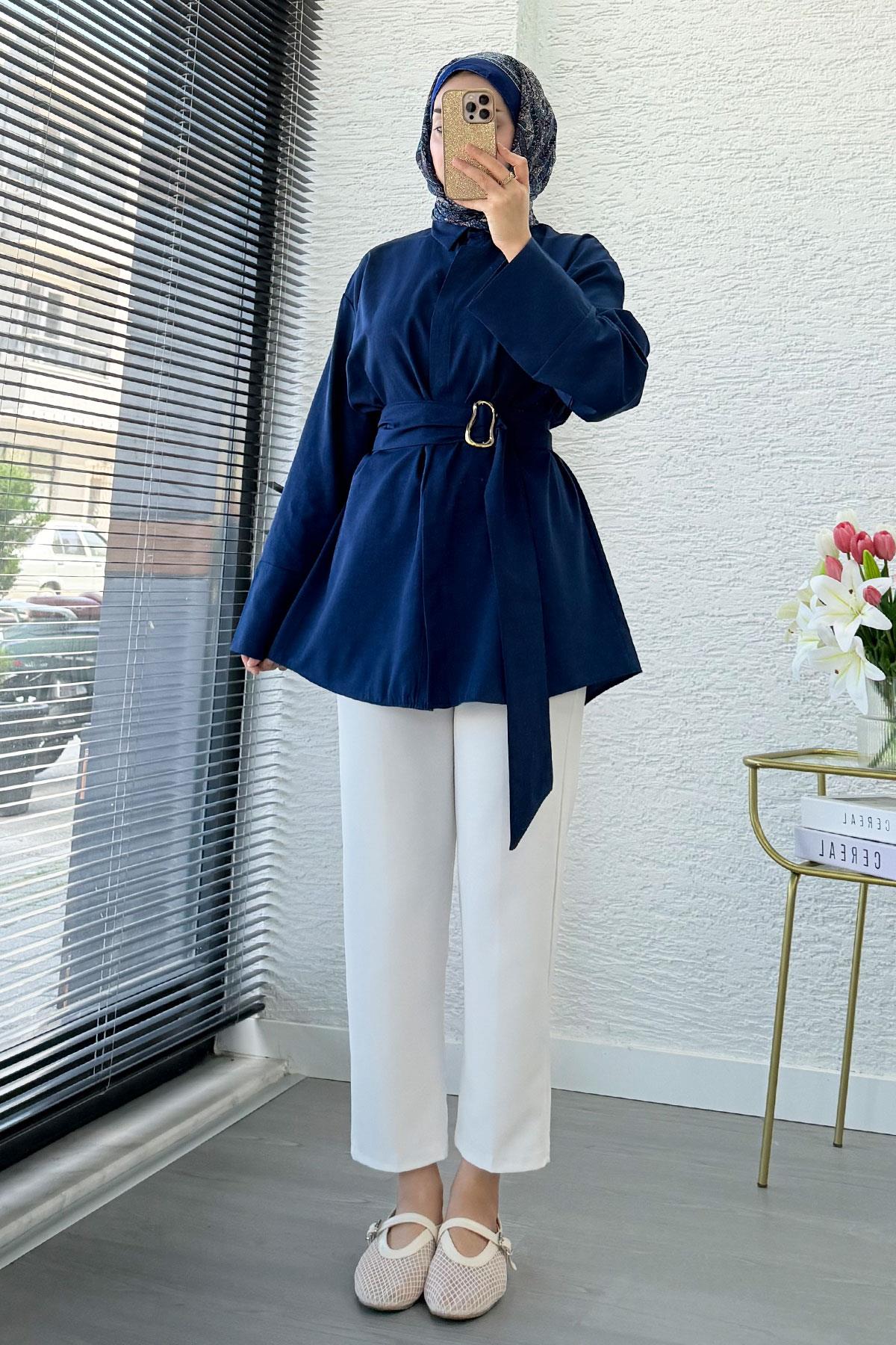 Bronş Detaylı Geniş Kemerli Poplin Tunik – Lacivert